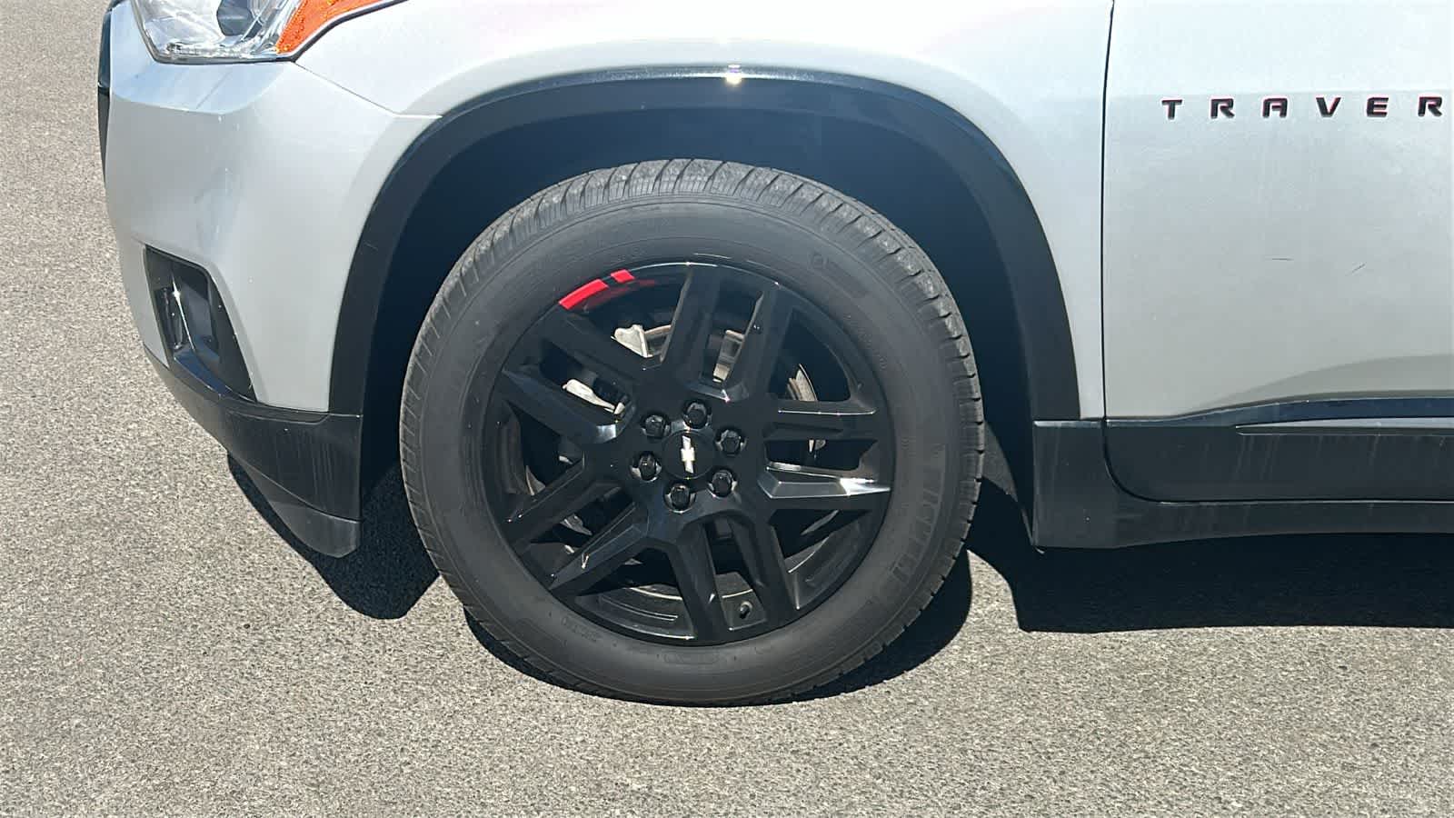 Thumbnail: 2021 Chevrolet Traverse - 4