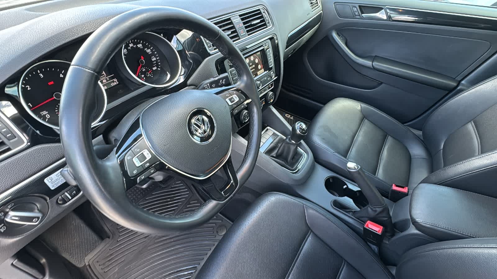 Thumbnail: 2015 Volkswagen Jetta - 10