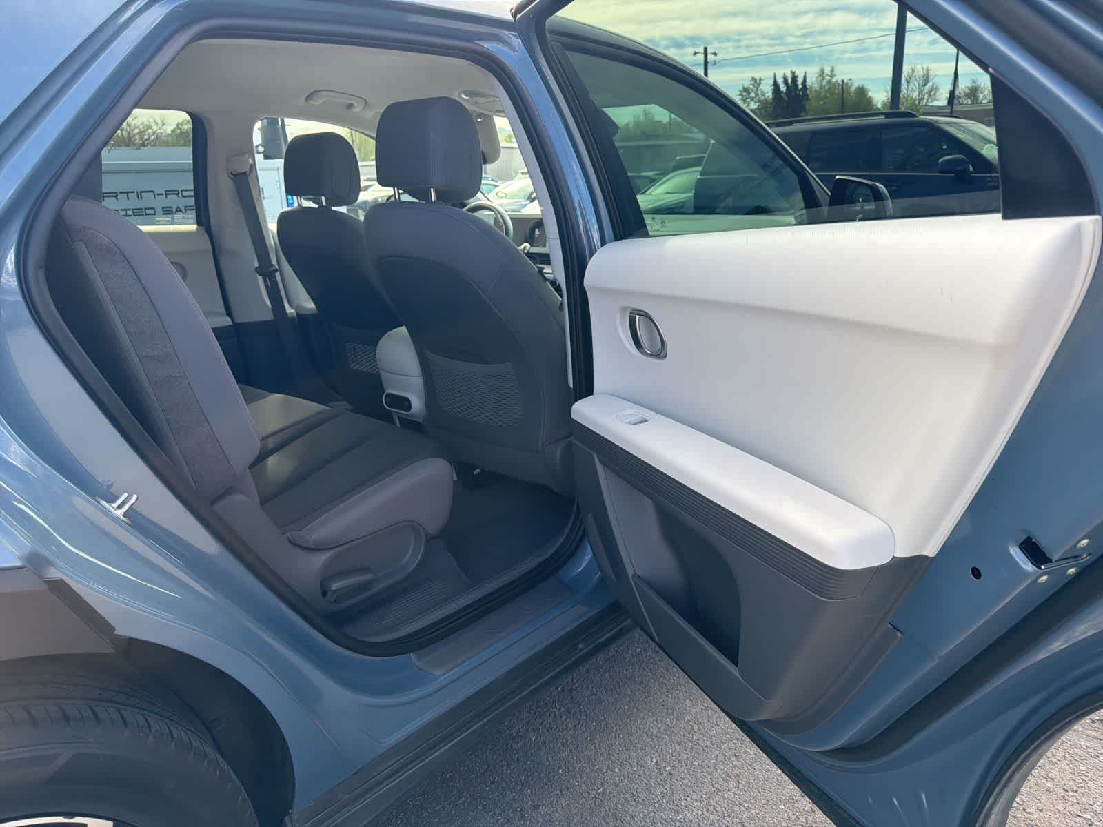 Thumbnail: 2022 Hyundai Ioniq 5 - 18