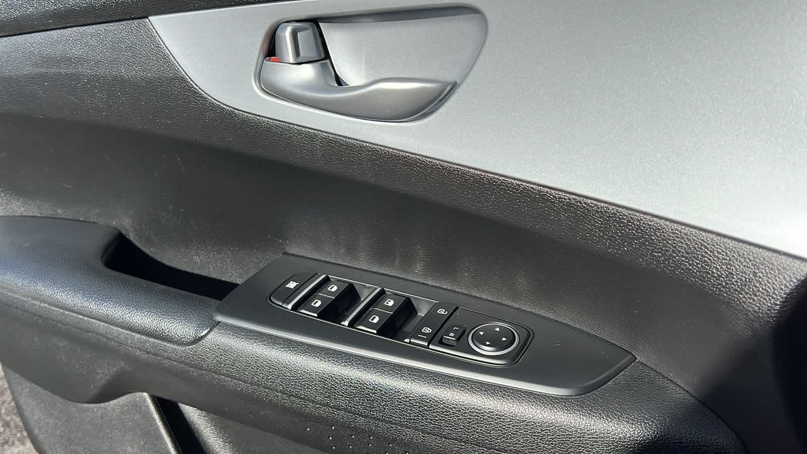 Thumbnail: 2023 Kia Forte - 22