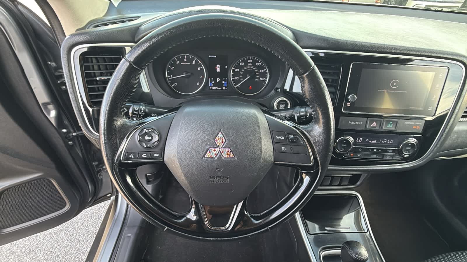 Thumbnail: 2018 Mitsubishi Outlander - 18