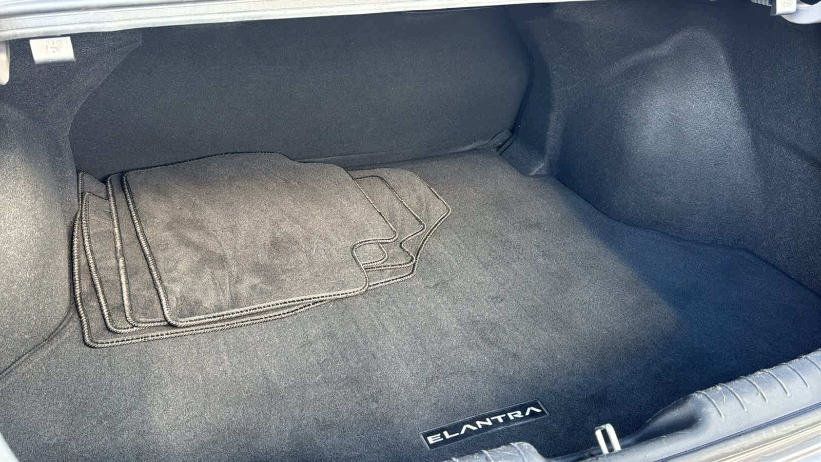 Thumbnail: 2022 Hyundai Elantra - 27