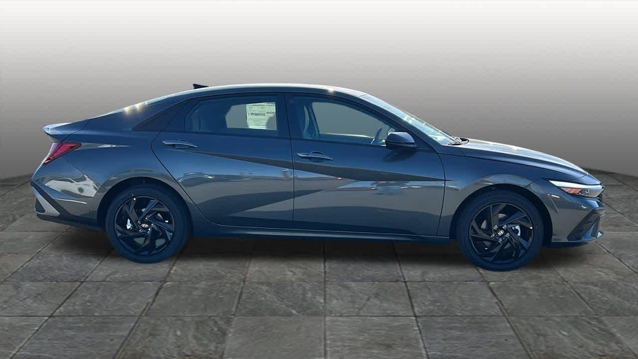 Thumbnail: 2026 Hyundai Elantra - 4