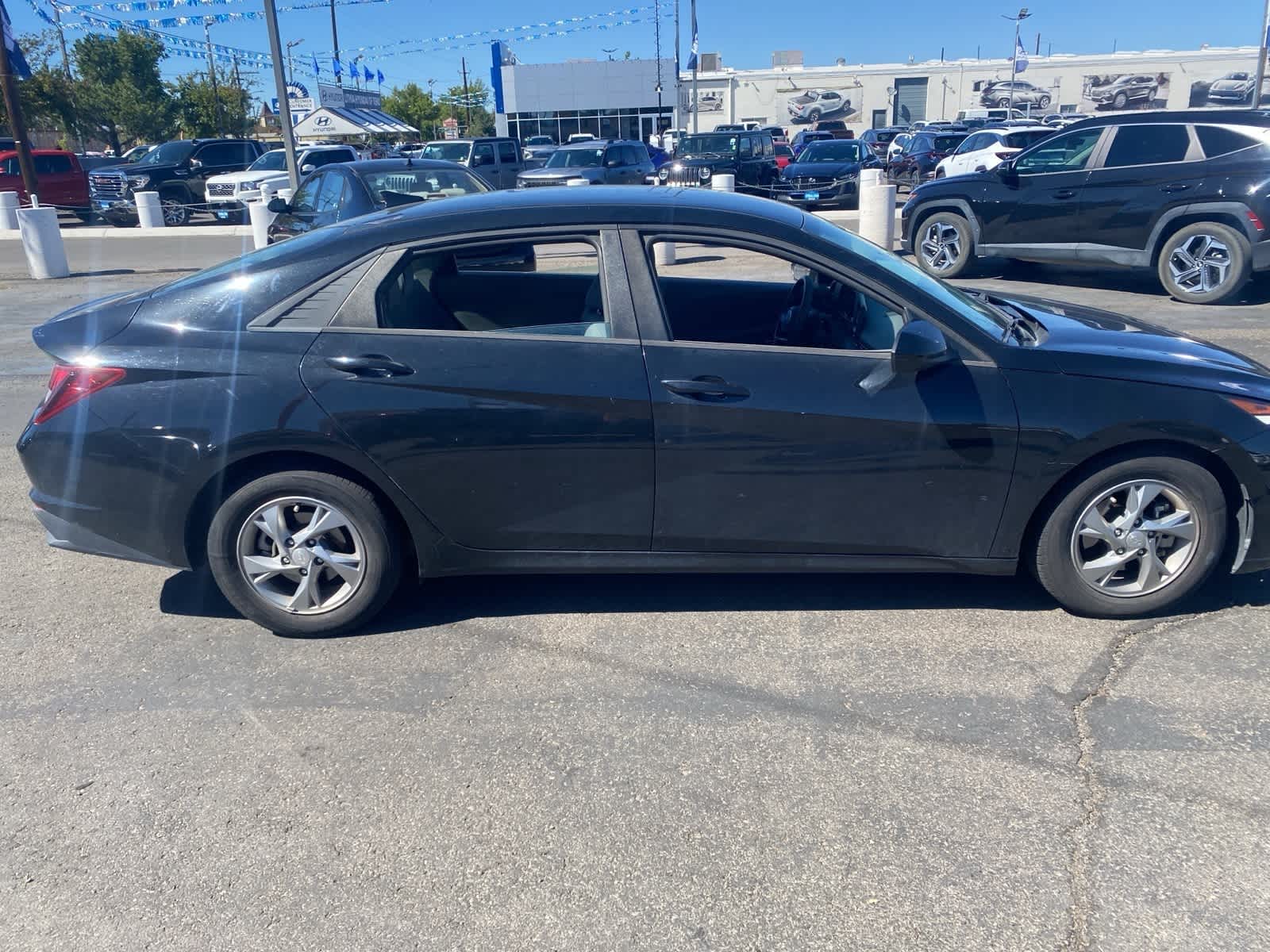 Thumbnail: 2021 Hyundai Elantra - 5