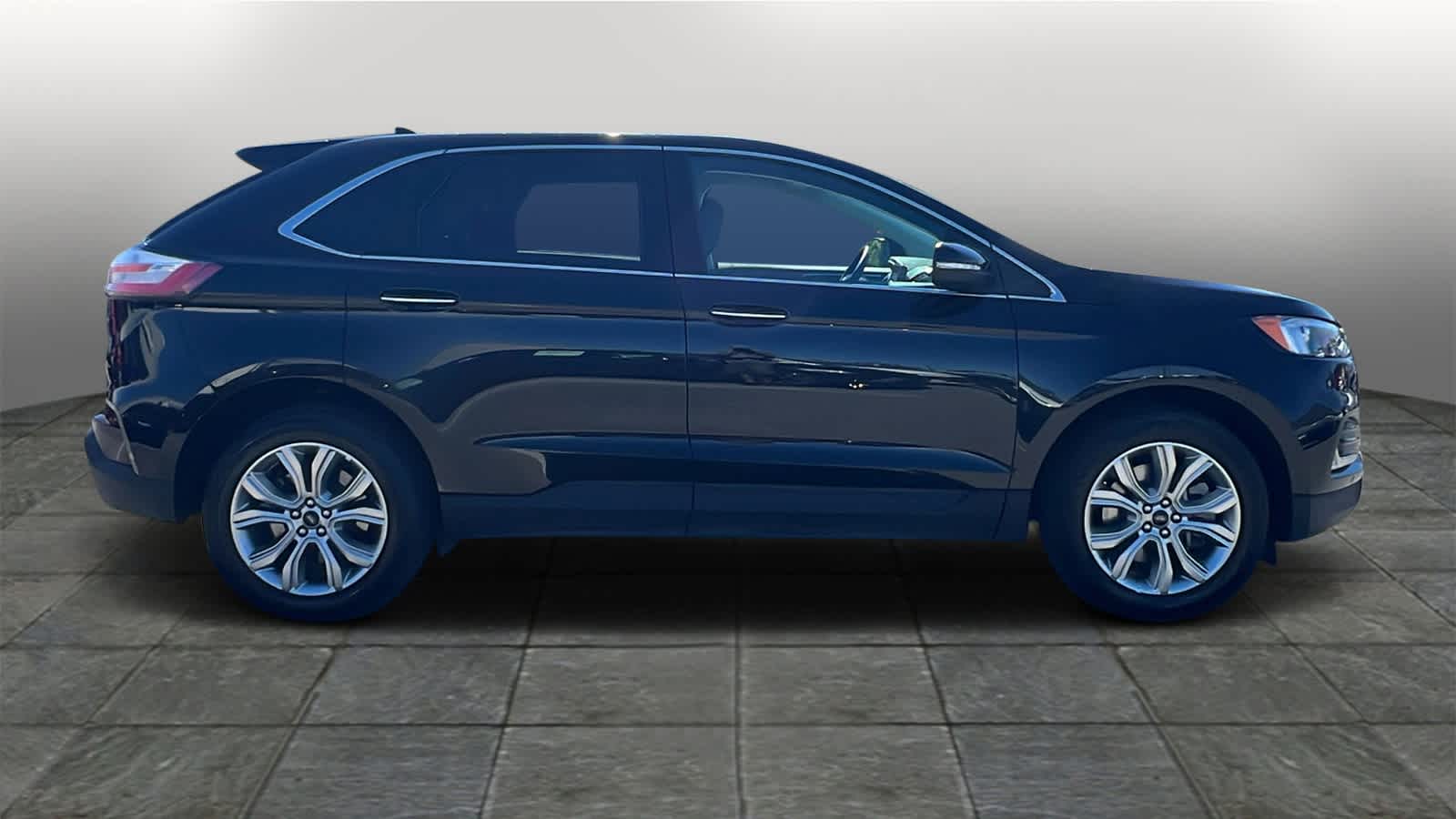 2024 Ford Edge Titanium 4