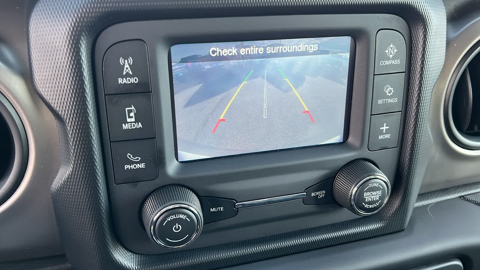 Thumbnail: 2019 Jeep Wrangler - 16