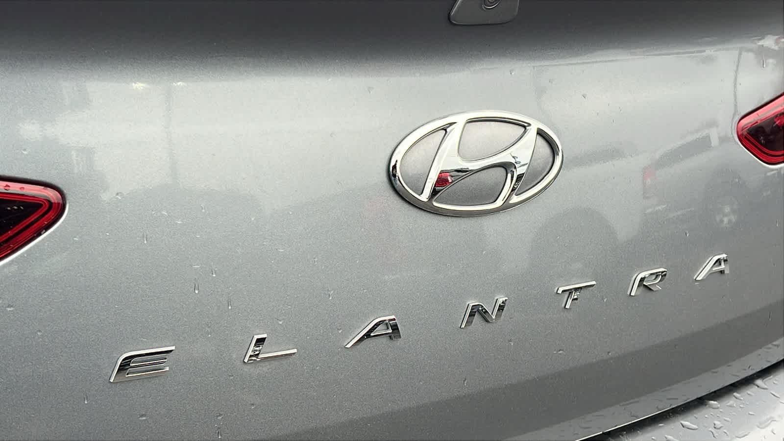 Thumbnail: 2019 Hyundai Elantra - 28