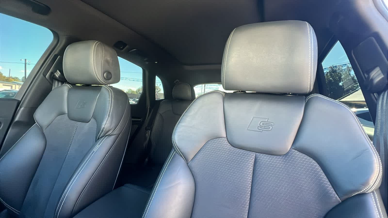 Thumbnail: 2022 Audi SQ5 - 11