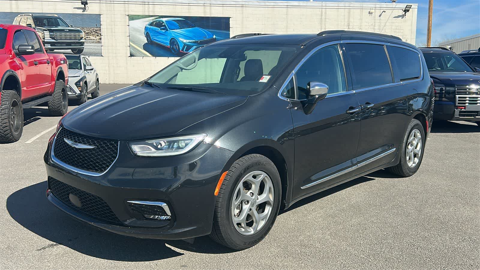 Thumbnail: 2023 Chrysler Pacifica - 1