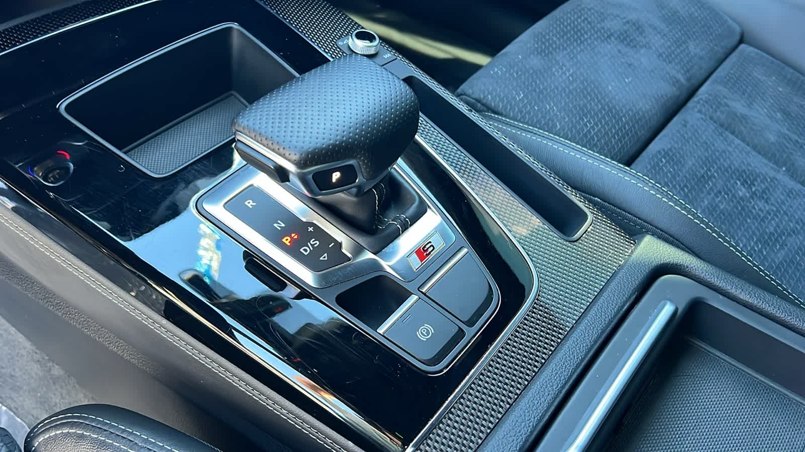 Thumbnail: 2022 Audi SQ5 - 13