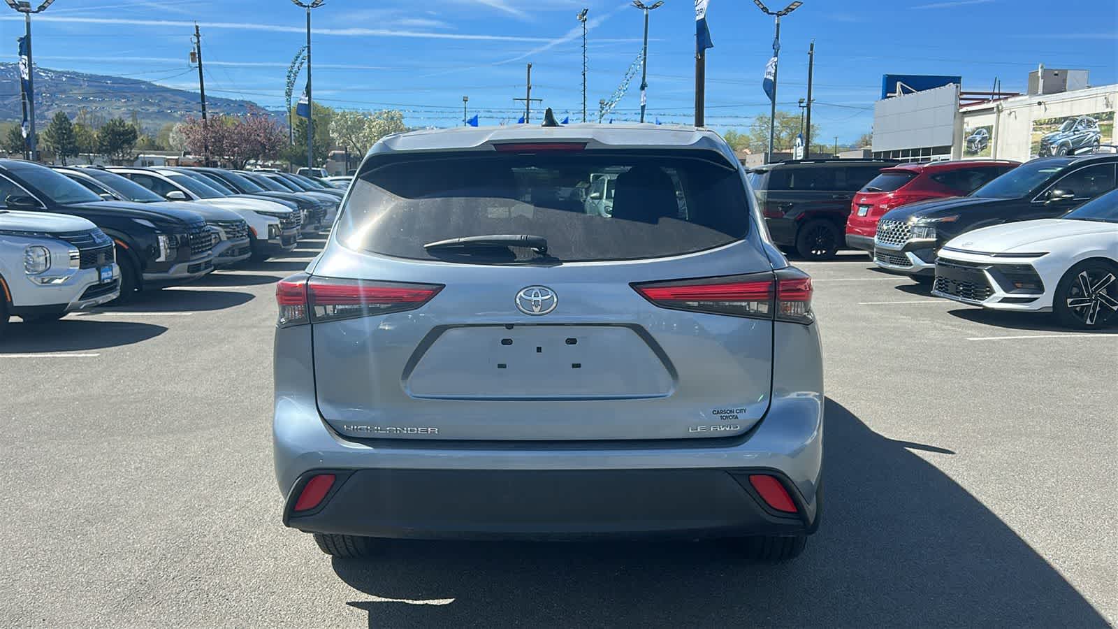 Thumbnail: 2022 Toyota Highlander - 12