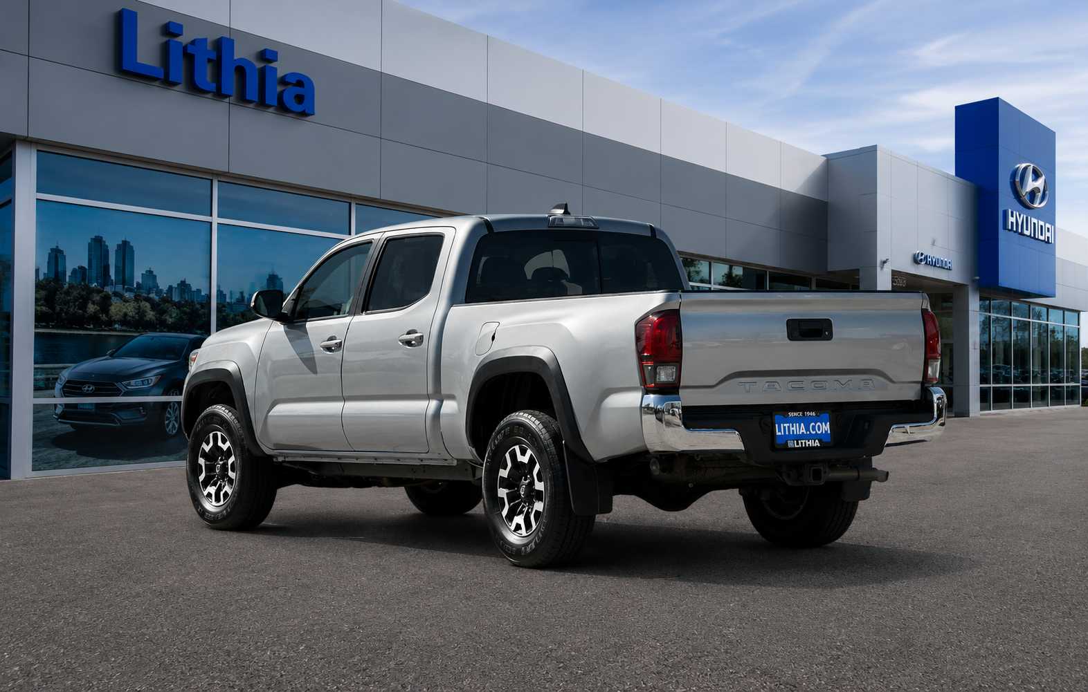 Thumbnail: 2020 Toyota Tacoma - 7