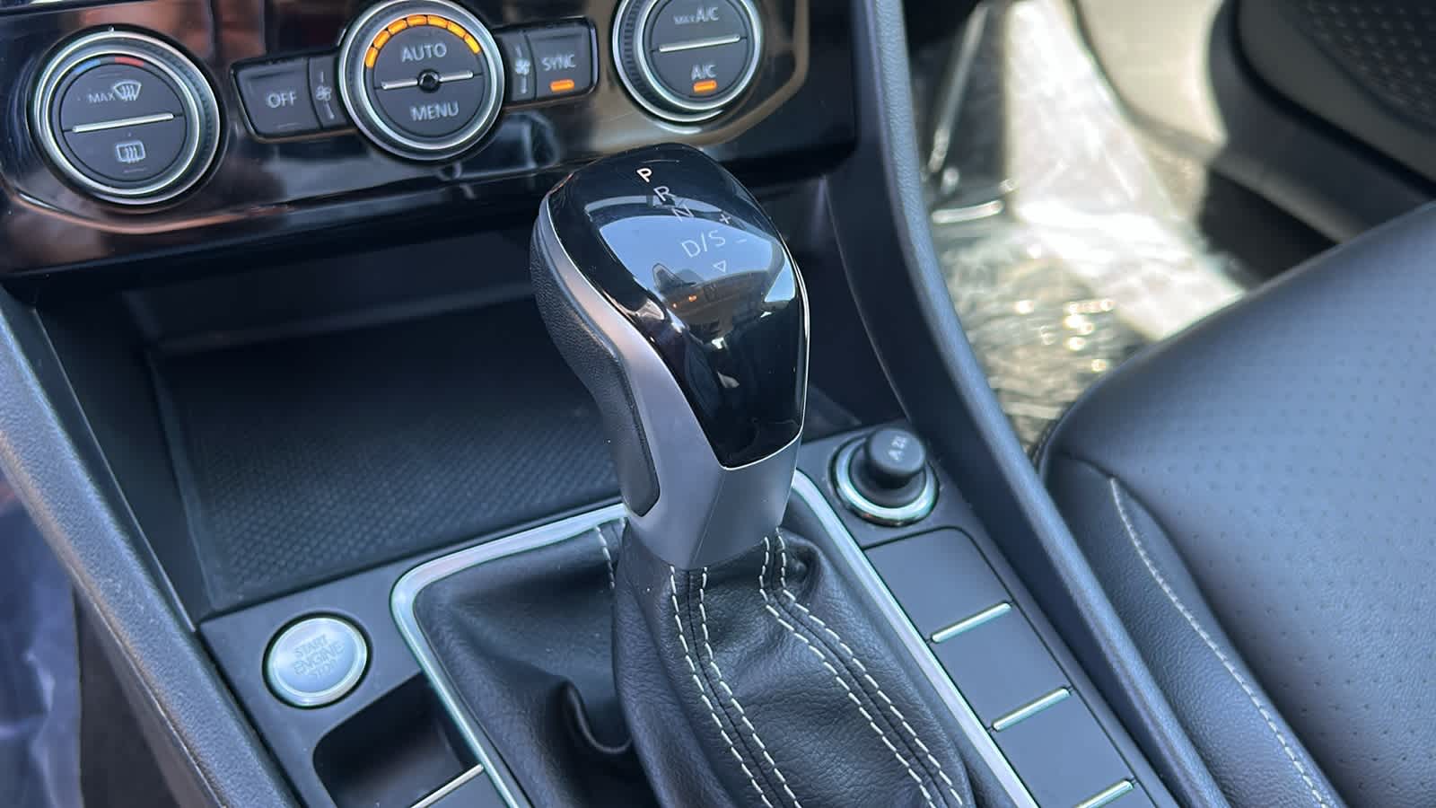 Thumbnail: 2024 Volkswagen Jetta - 13