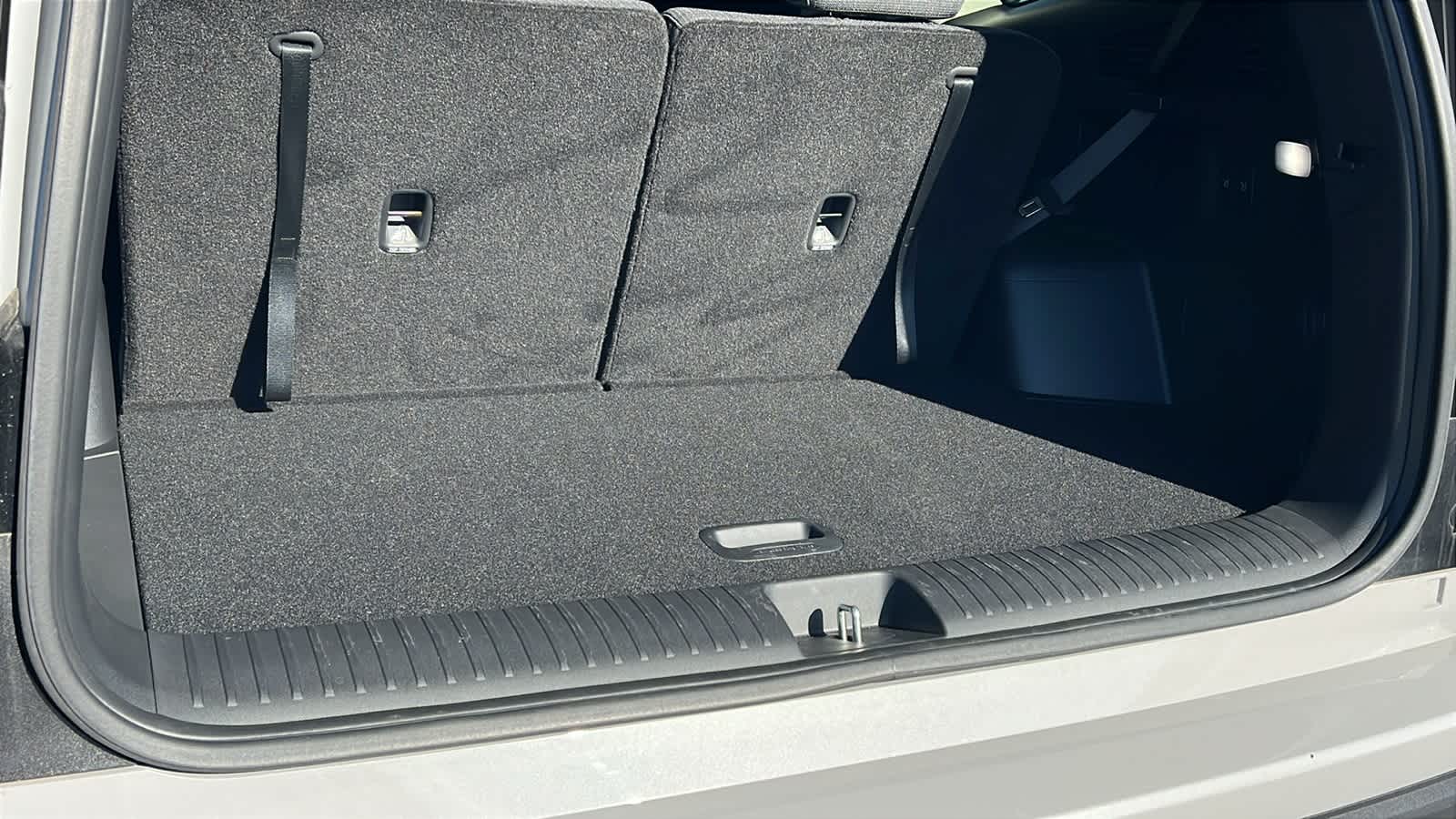 Thumbnail: 2026 Hyundai Ioniq - 27