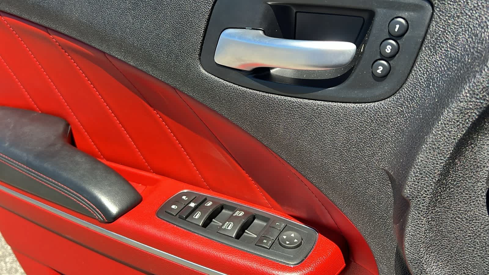 Thumbnail: 2016 Dodge Charger - 22