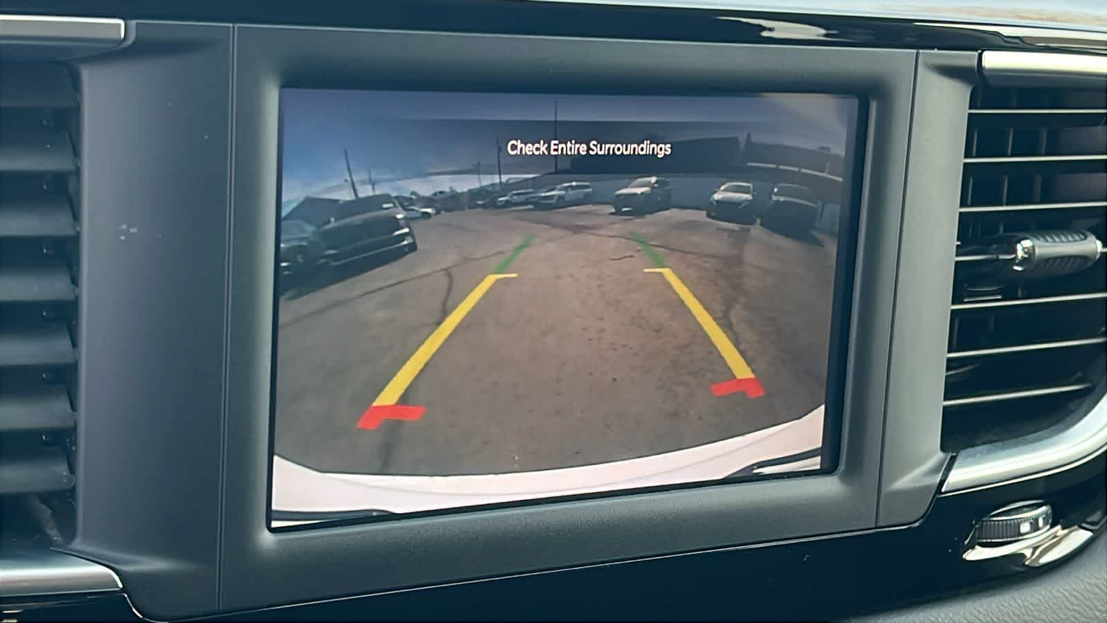 Thumbnail: 2023 Chrysler Voyager - 16