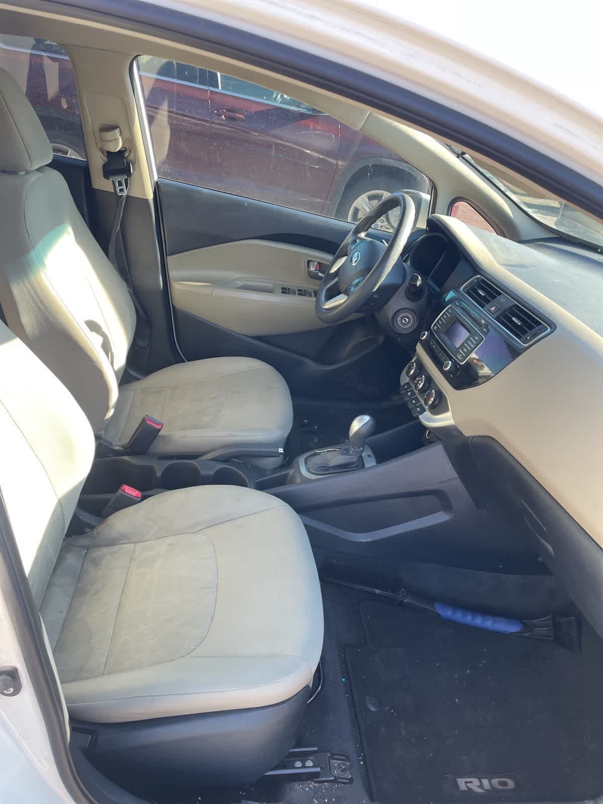 Thumbnail: 2016 Kia Rio - 14