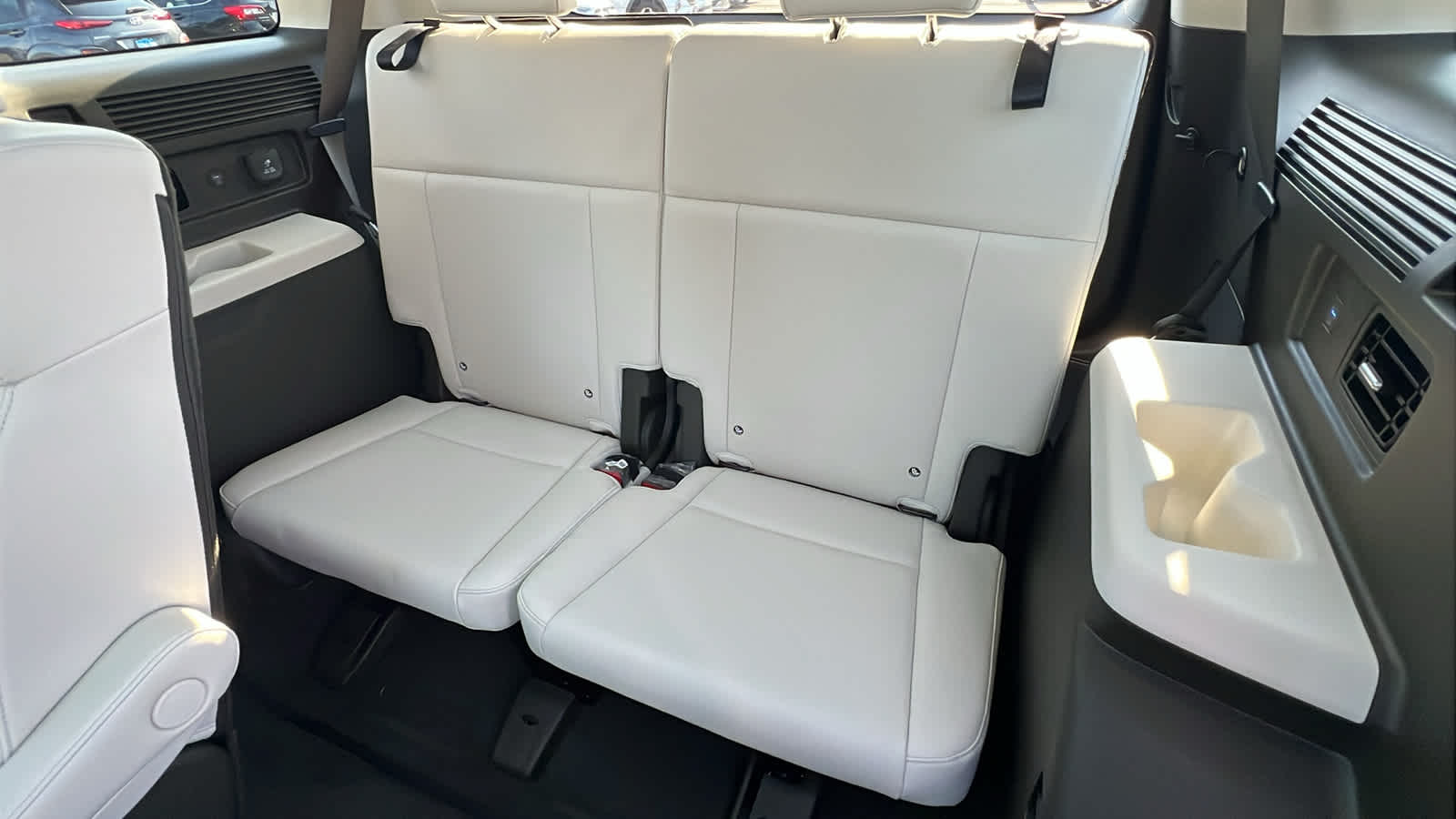 Thumbnail: 2025 Hyundai Santa Fe - 32