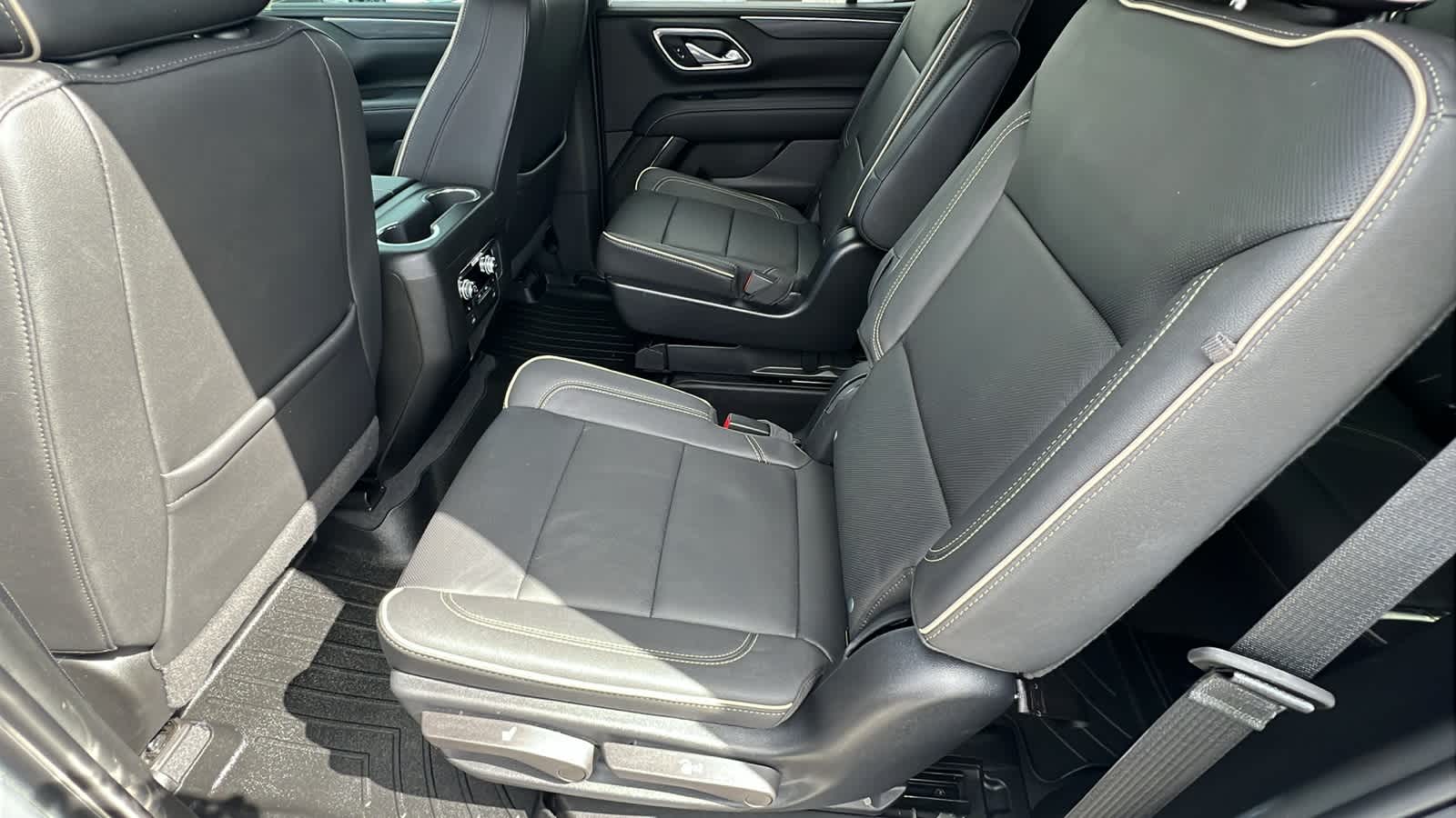 Thumbnail: 2023 GMC Yukon - 24