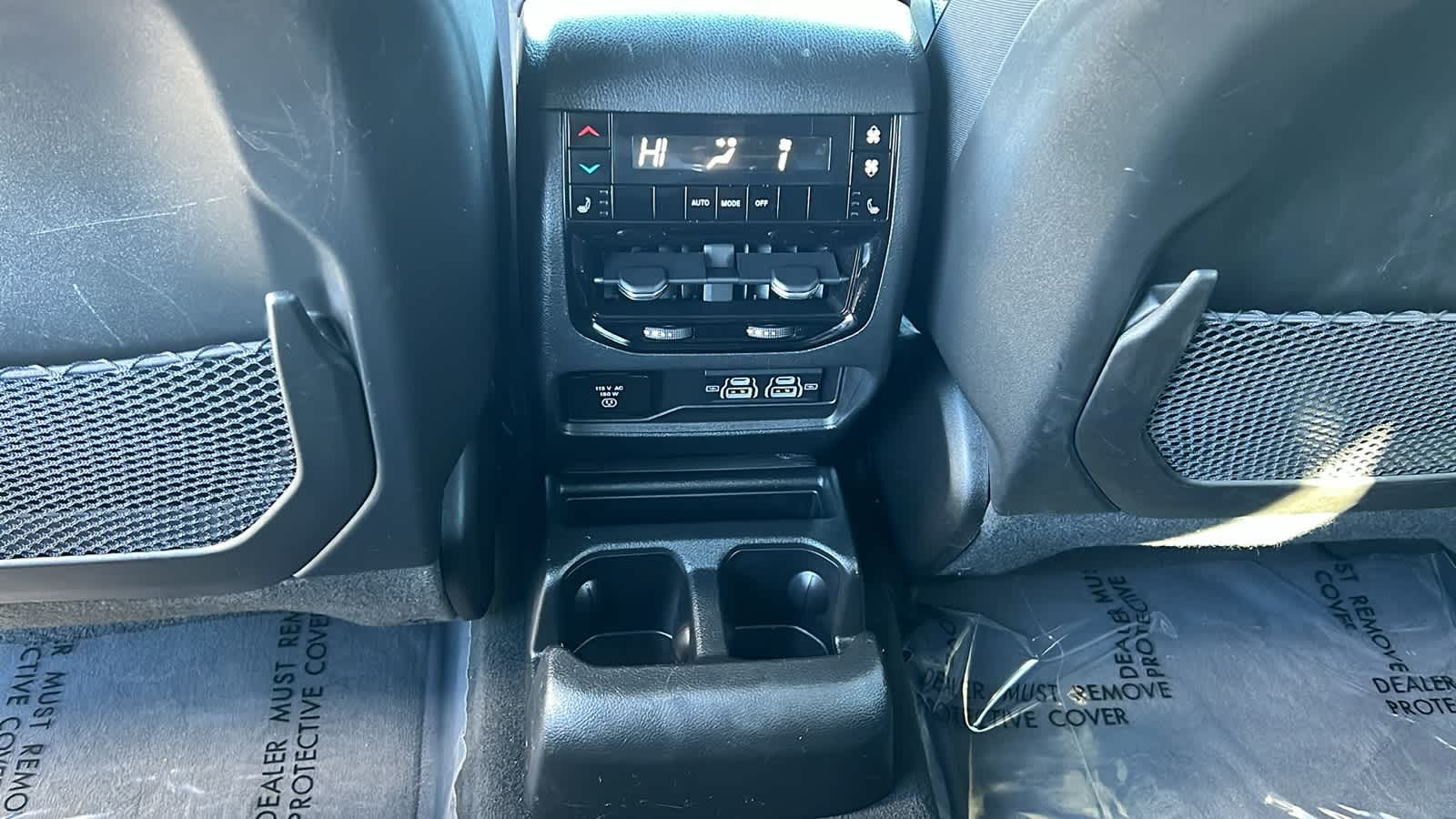 Thumbnail: 2024 Jeep Grand Cherokee L - 25