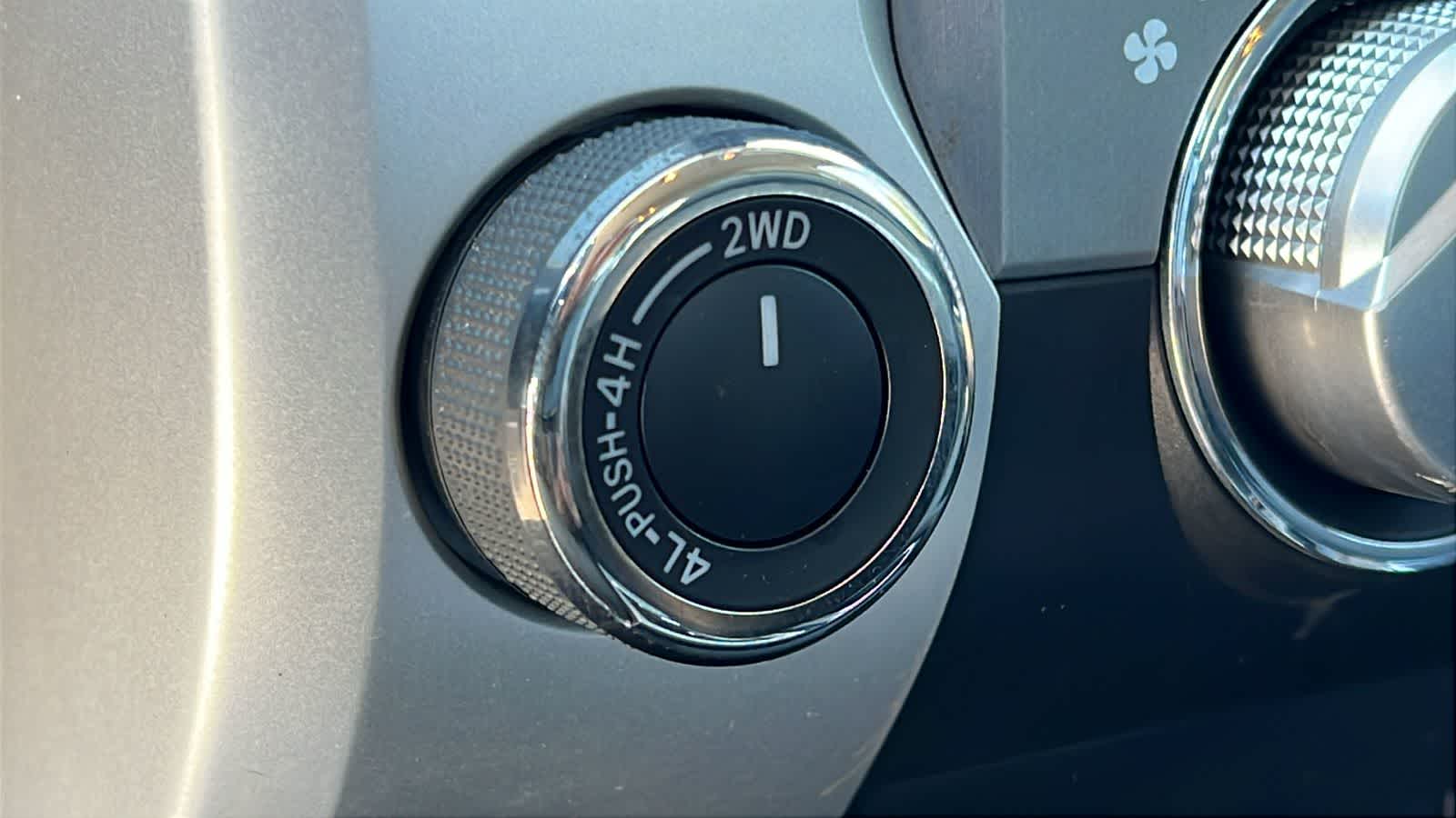 Thumbnail: 2018 Toyota Tundra - 30