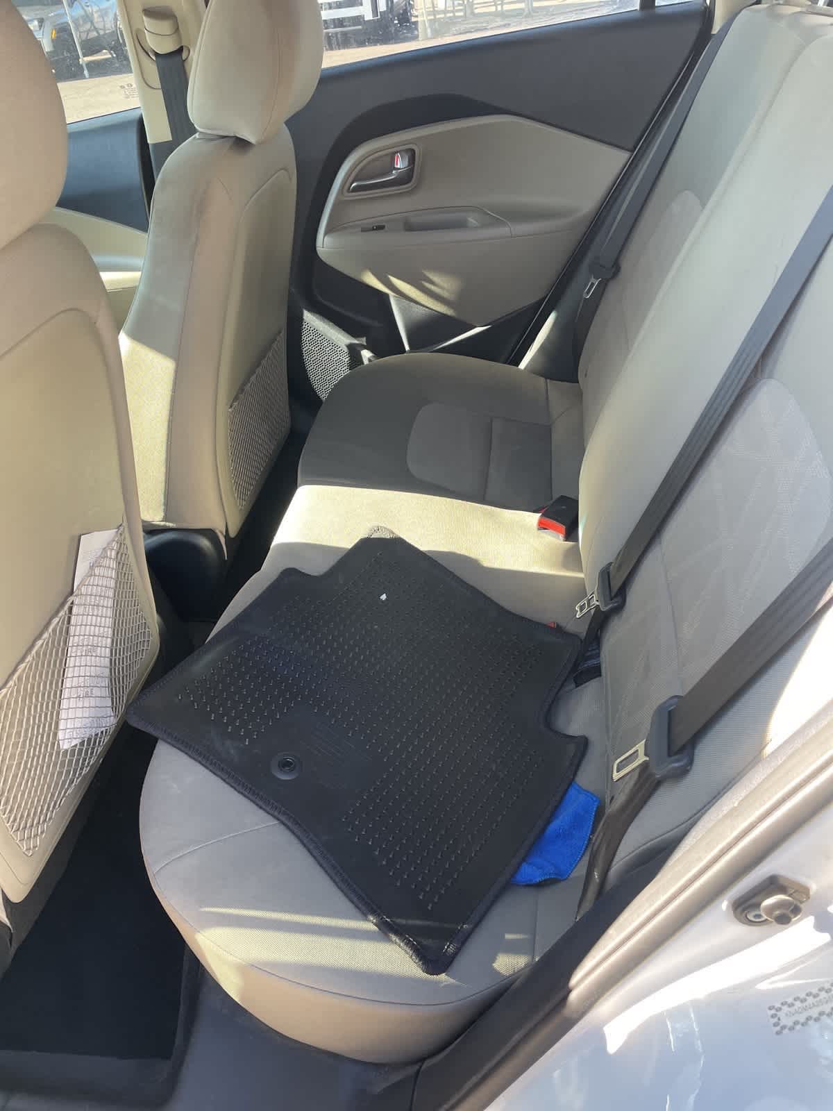 Thumbnail: 2016 Kia Rio - 8