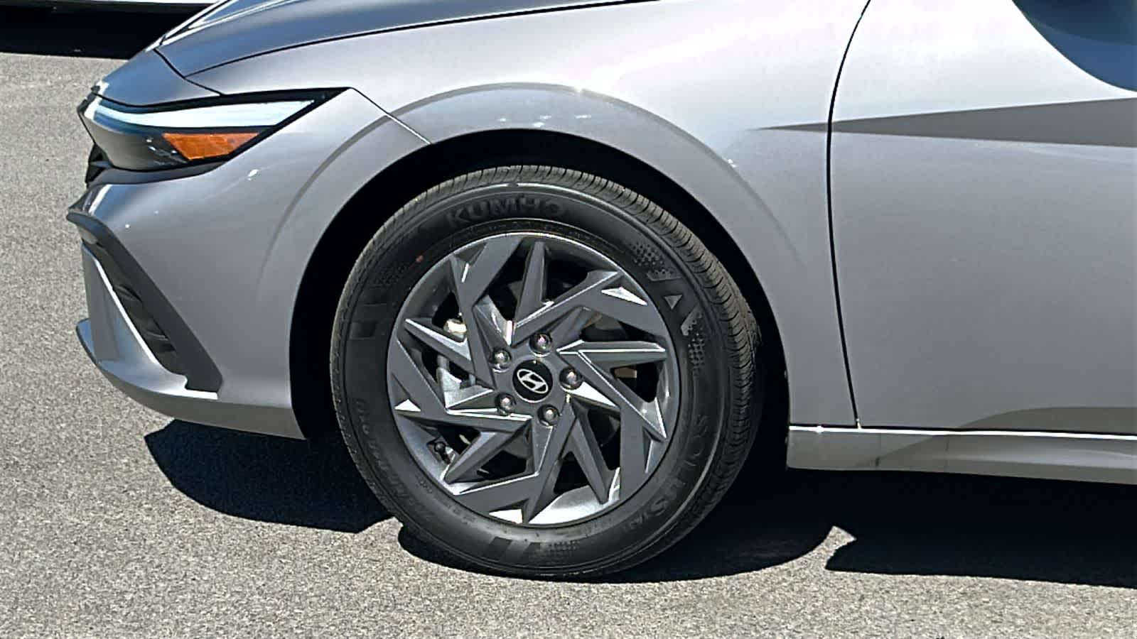 Thumbnail: 2026 Hyundai Elantra - 9