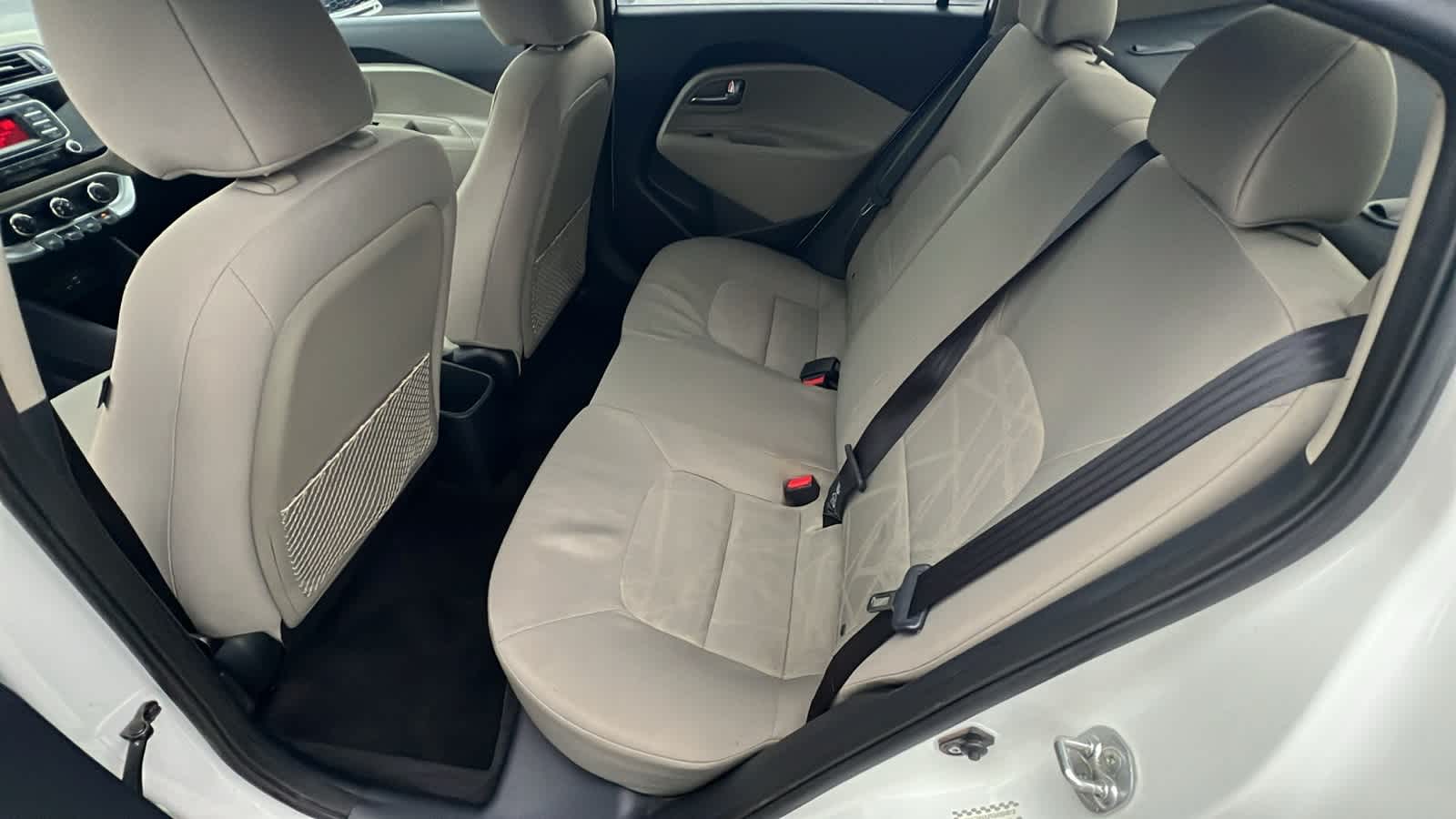 Thumbnail: 2016 Kia Rio - 24