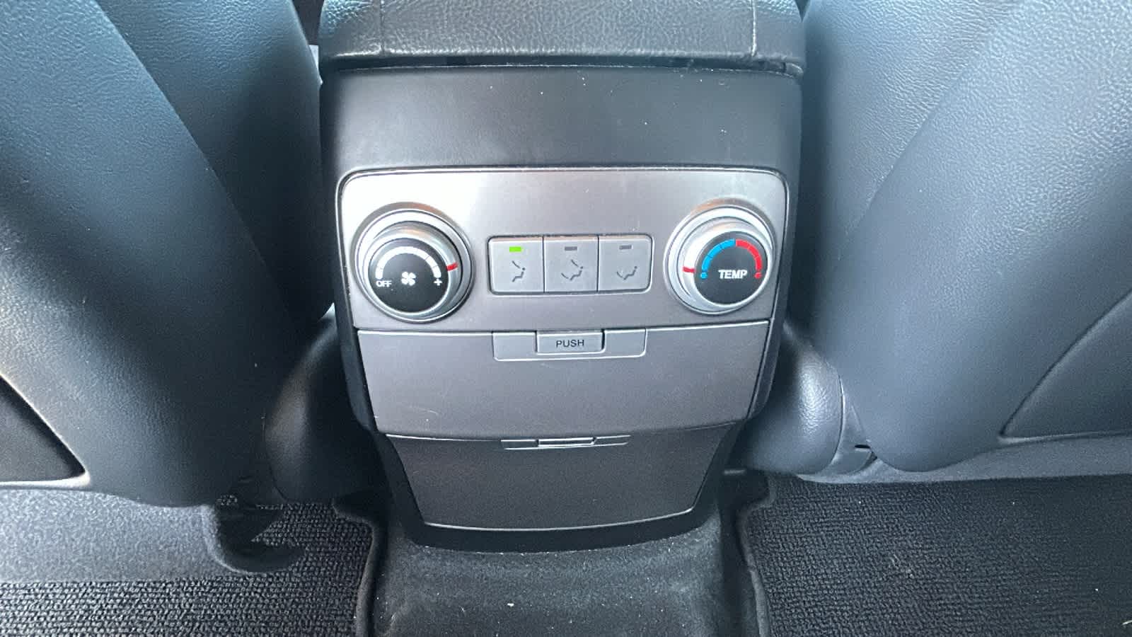 Thumbnail: 2010 Hyundai Veracruz - 24