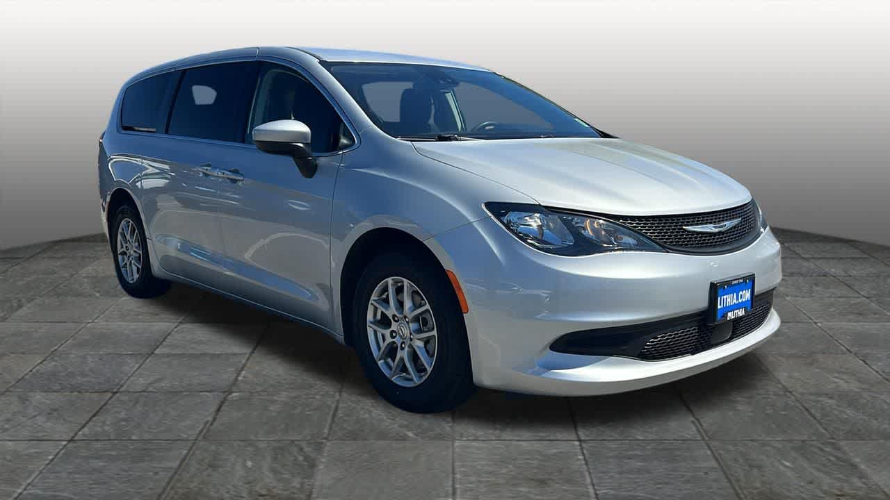 Thumbnail: 2023 Chrysler Voyager - 3