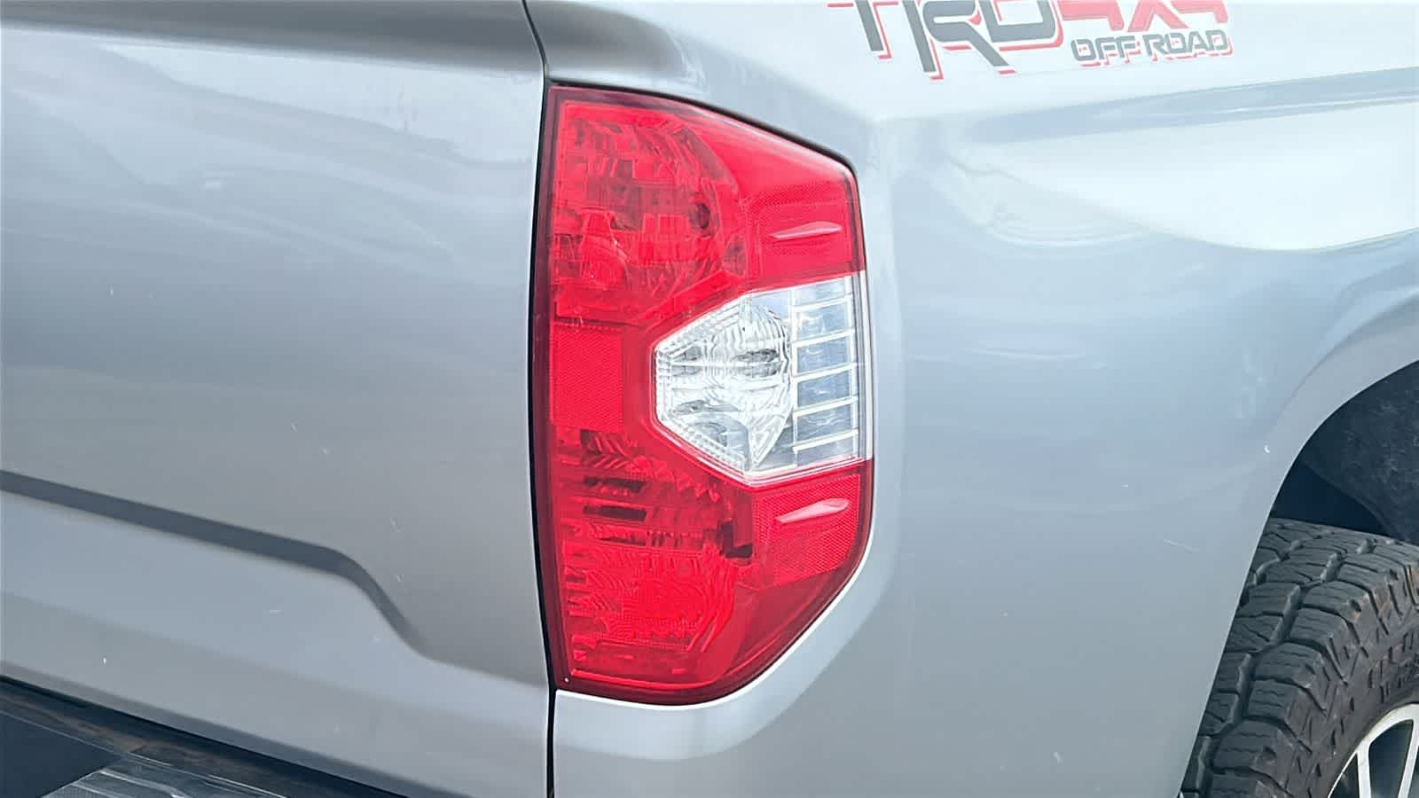 Thumbnail: 2018 Toyota Tundra - 13