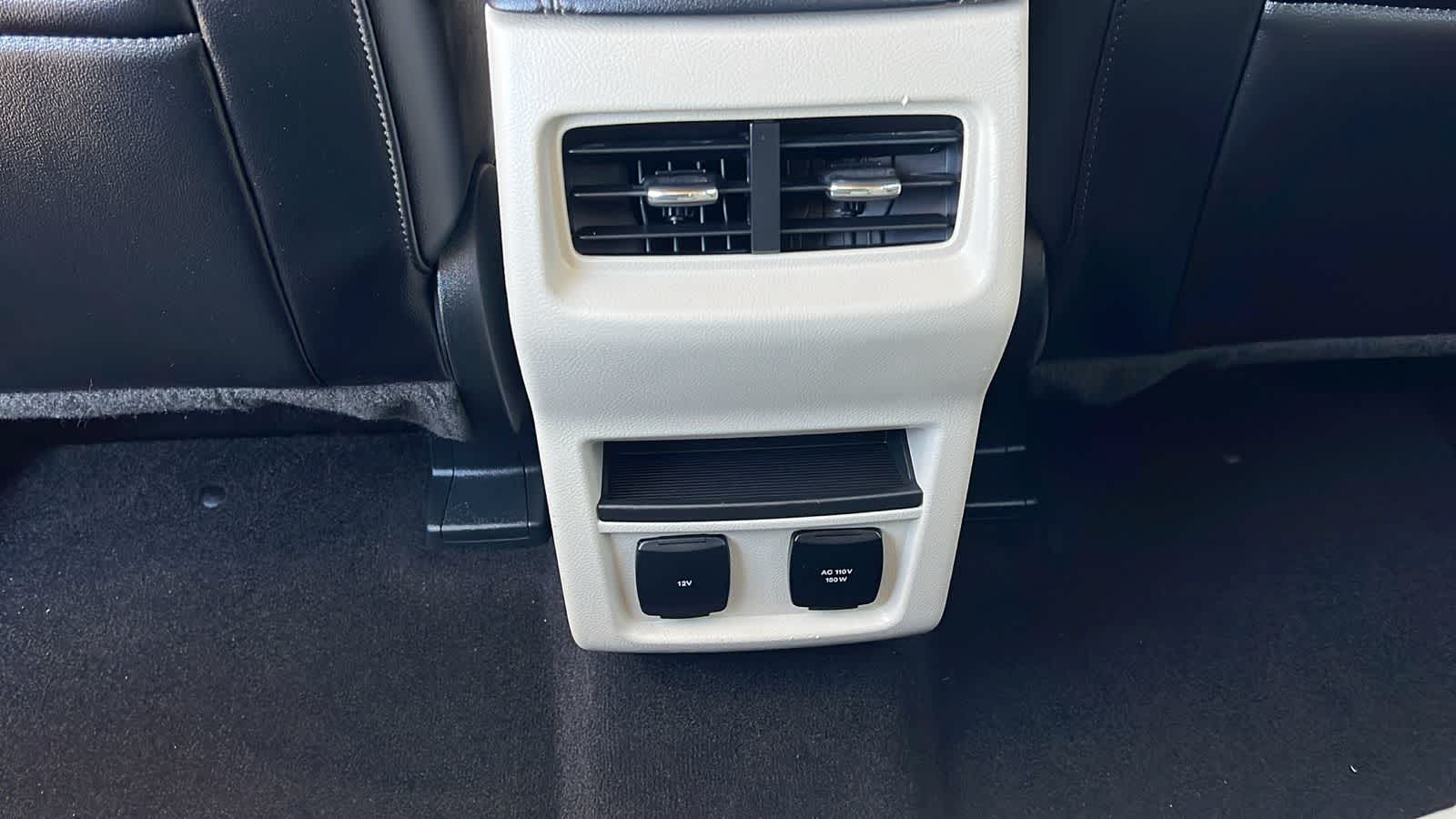 Thumbnail: 2020 Ford Edge - 25