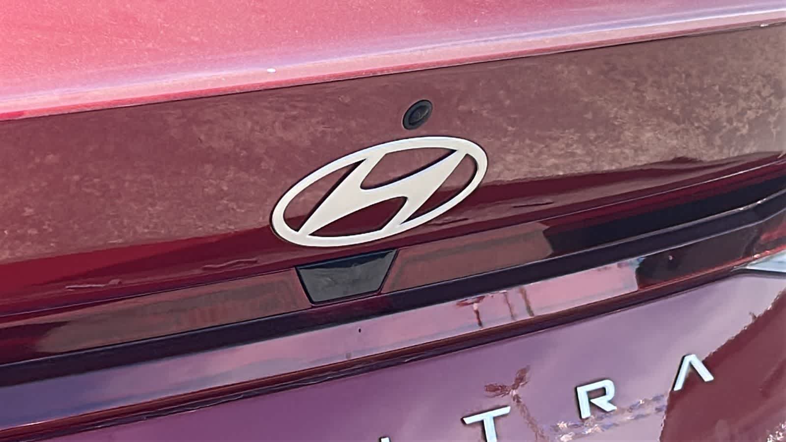 Thumbnail: 2025 Hyundai Elantra - 10