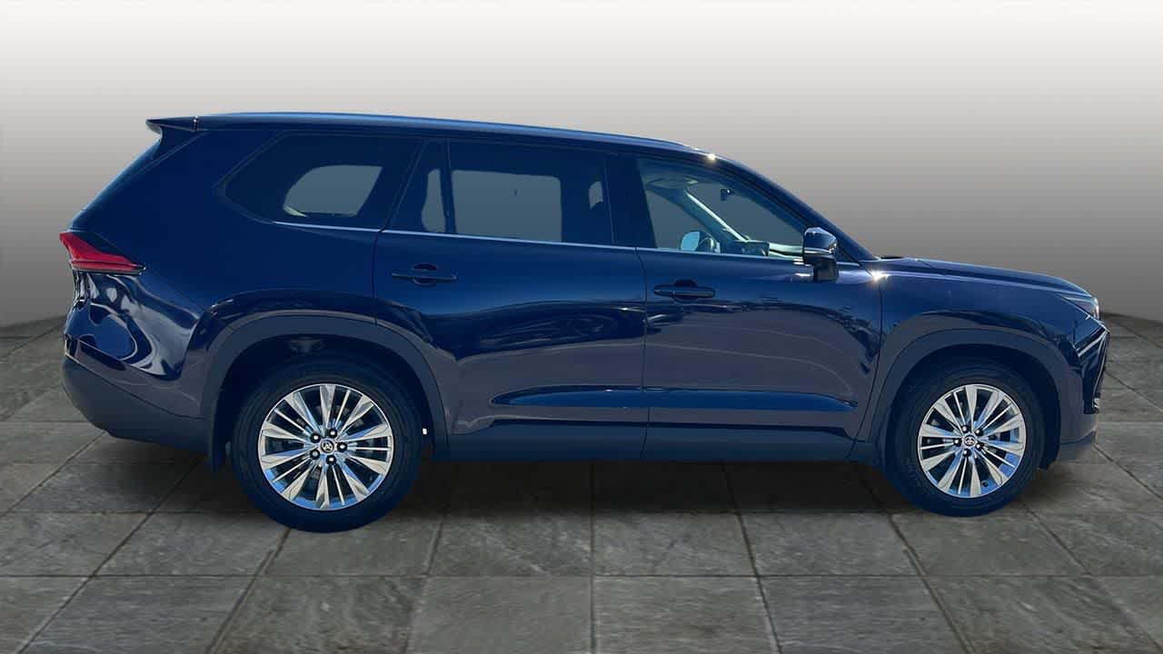 Thumbnail: 2024 Toyota Grand Highlander - 4