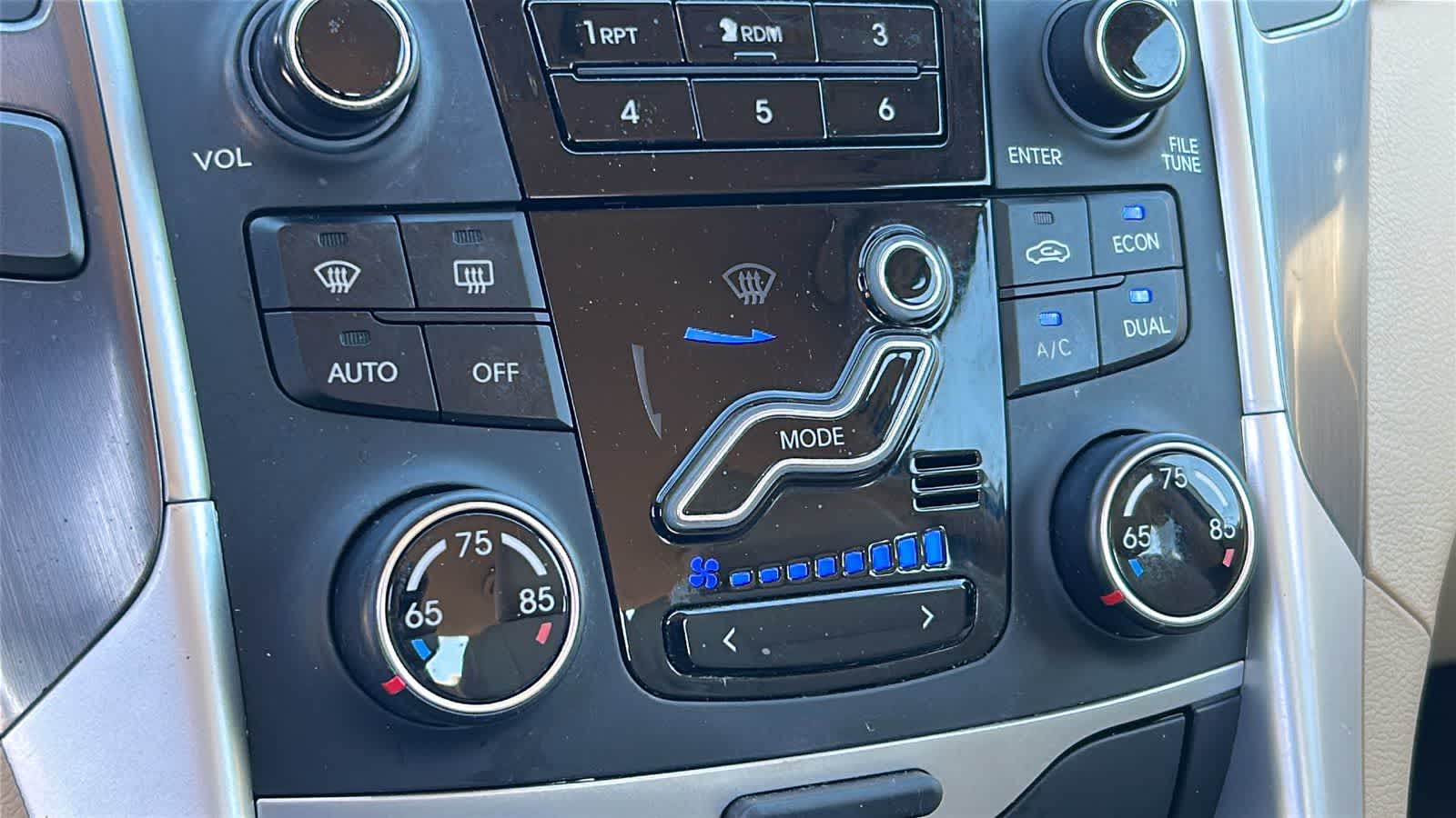 Thumbnail: 2012 Hyundai Sonata - 14