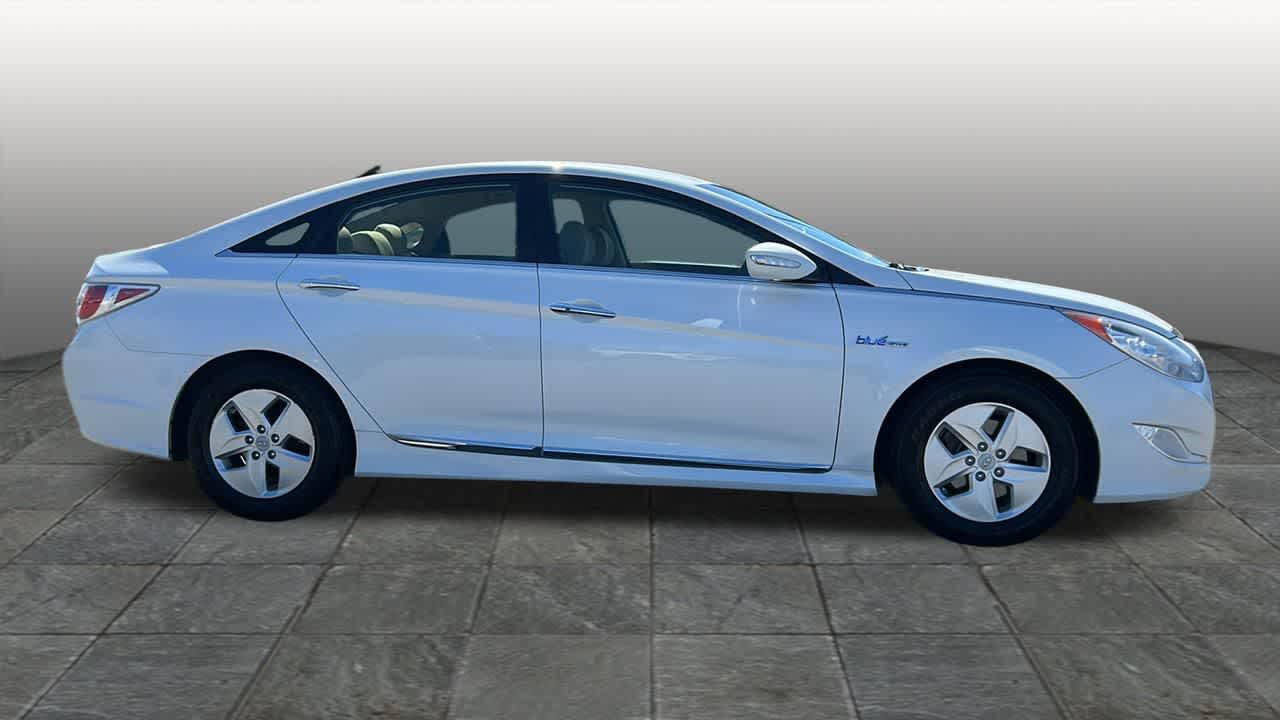 Thumbnail: 2012 Hyundai Sonata - 4