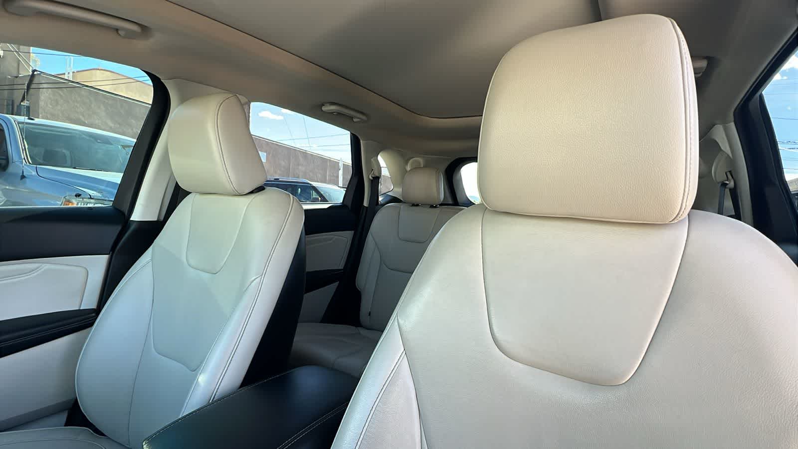 Thumbnail: 2020 Ford Edge - 11