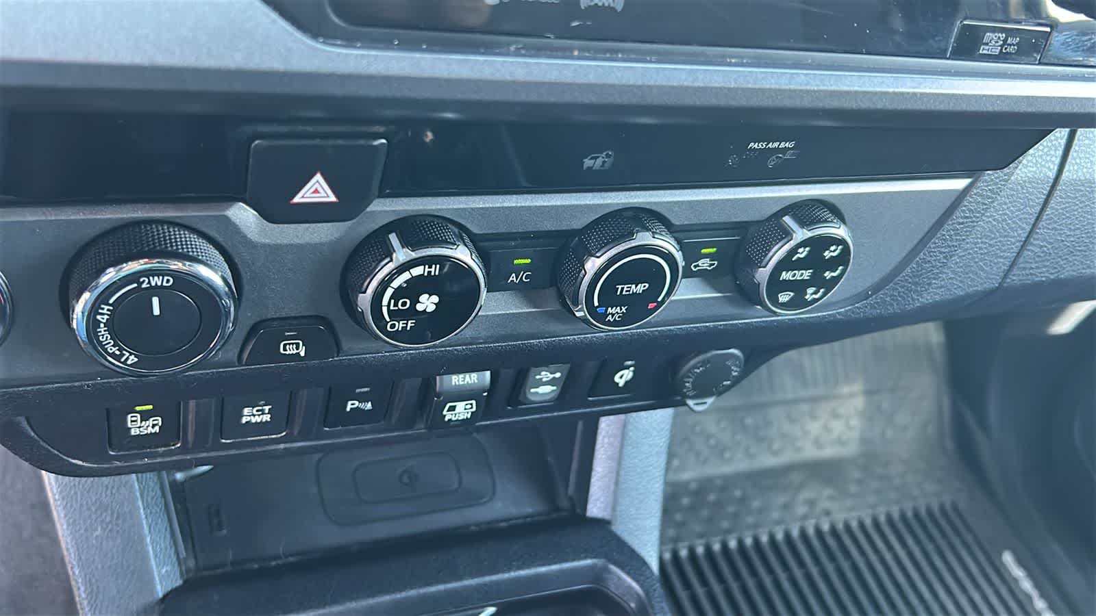 Thumbnail: 2018 Toyota Tacoma - 13