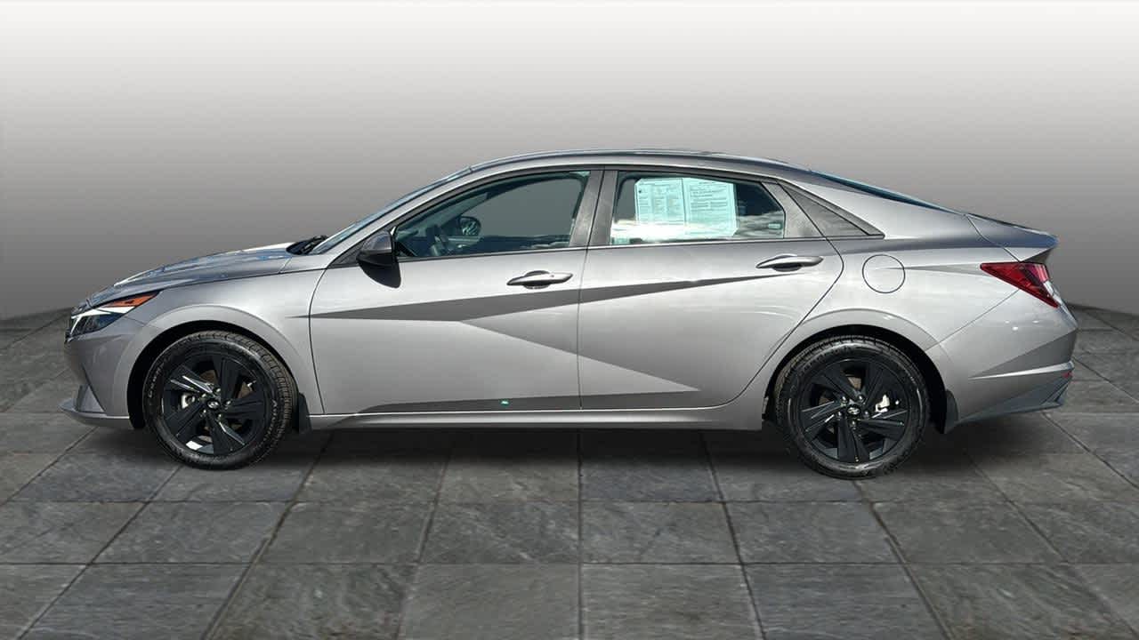 Thumbnail: 2022 Hyundai Elantra - 8