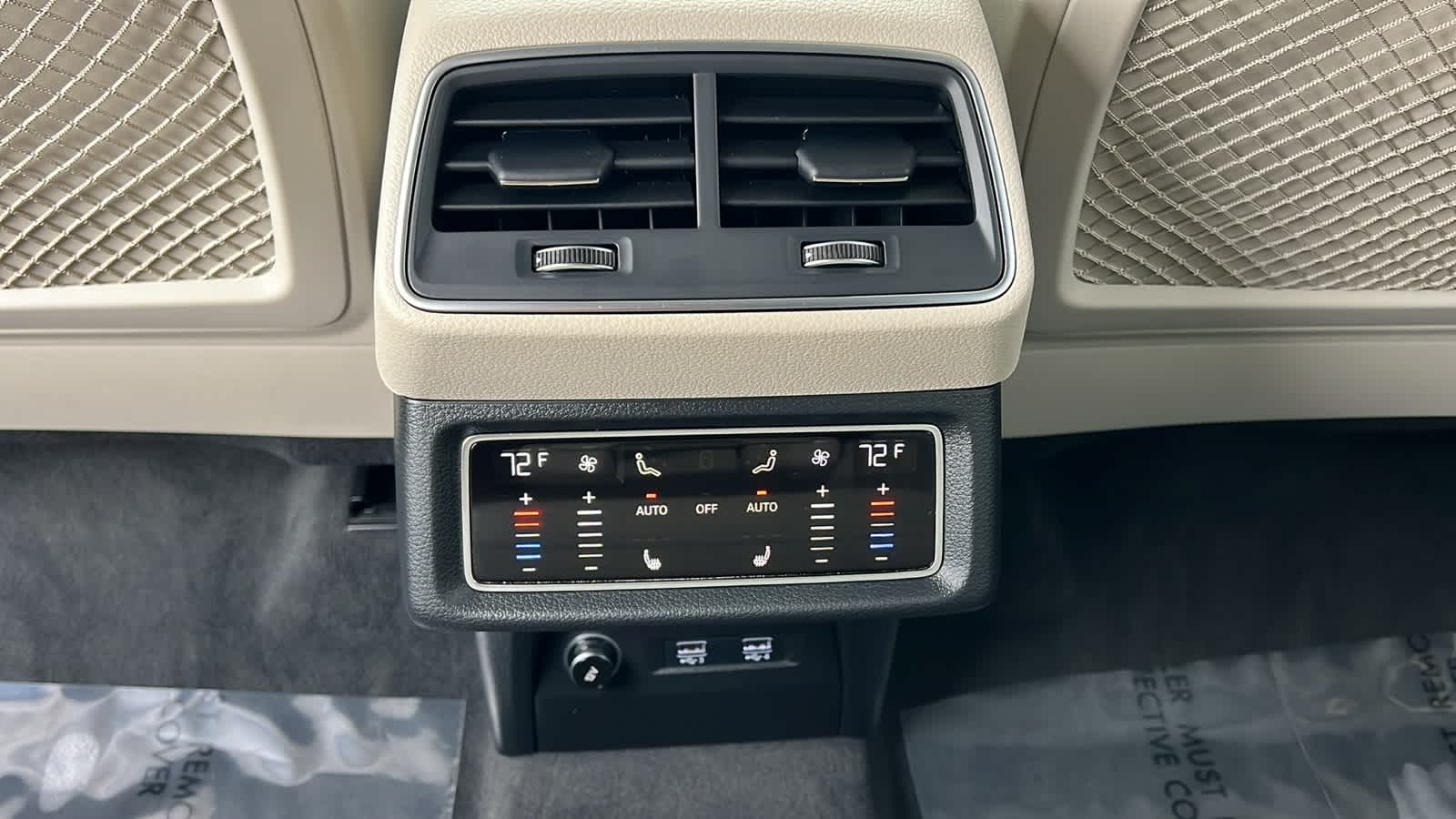 Thumbnail: 2019 Audi e-tron - 25