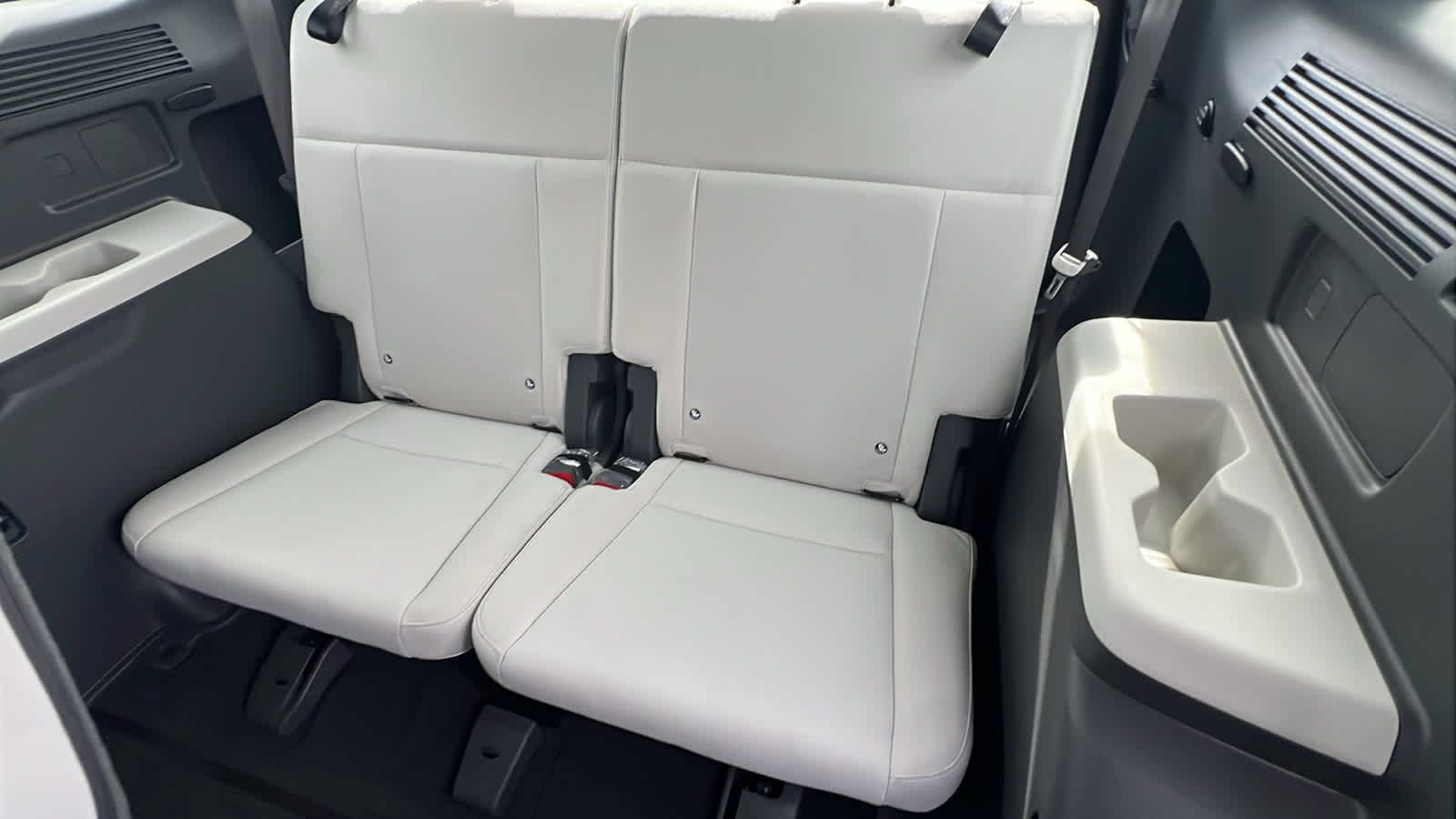 Thumbnail: 2026 Hyundai Santa Fe - 31