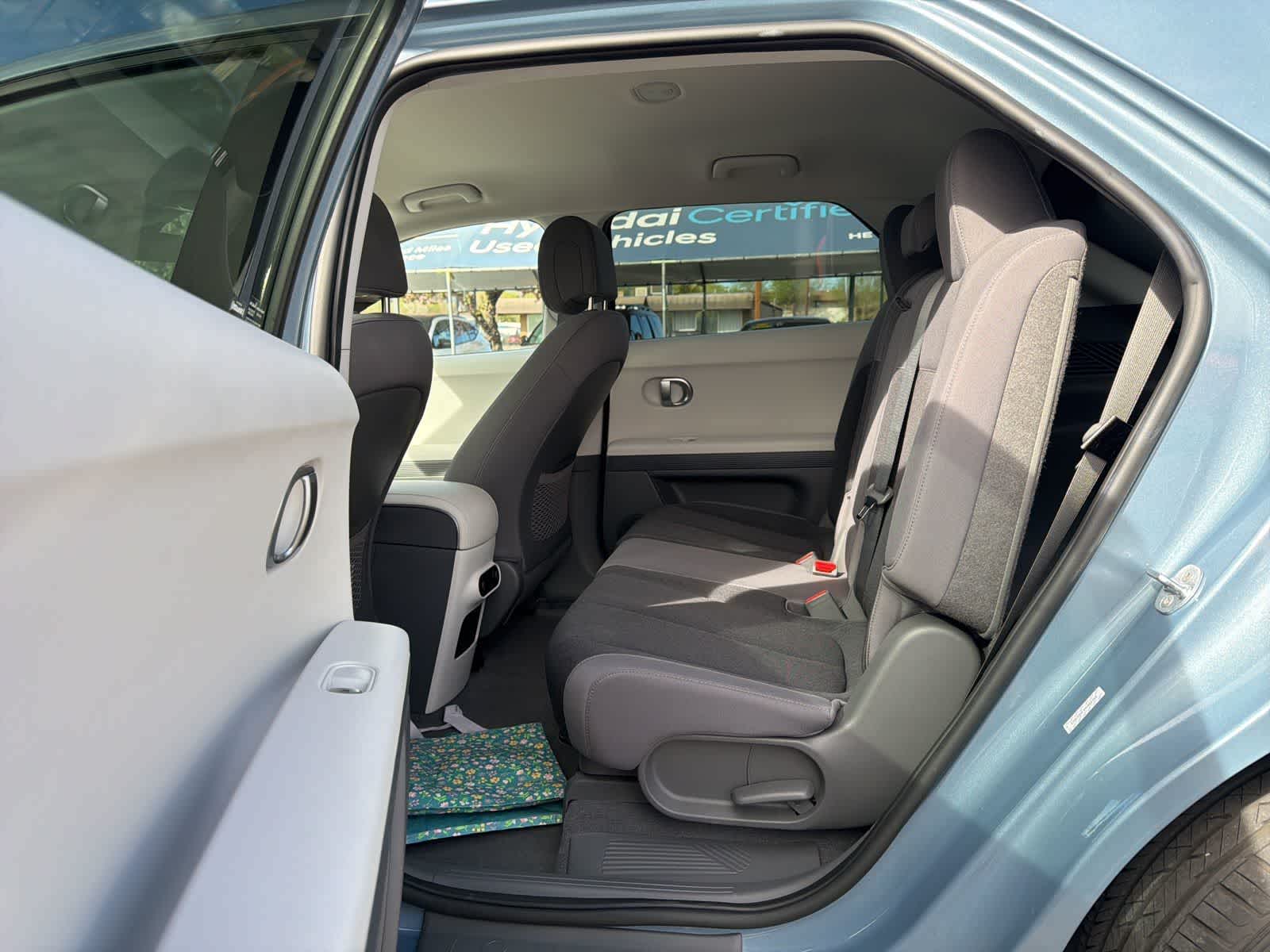 Thumbnail: 2022 Hyundai Ioniq 5 - 17