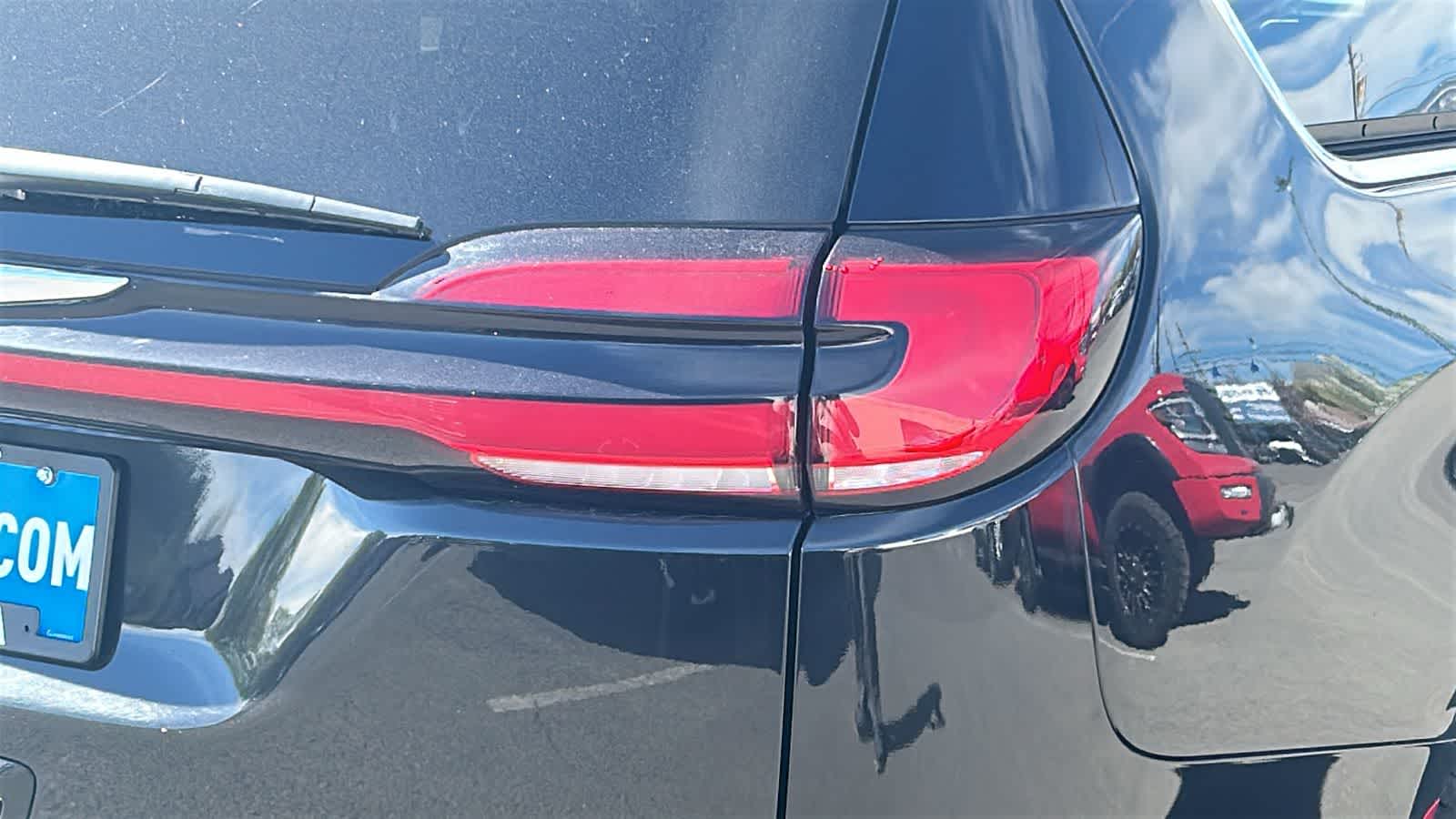 Thumbnail: 2023 Chrysler Pacifica - 13