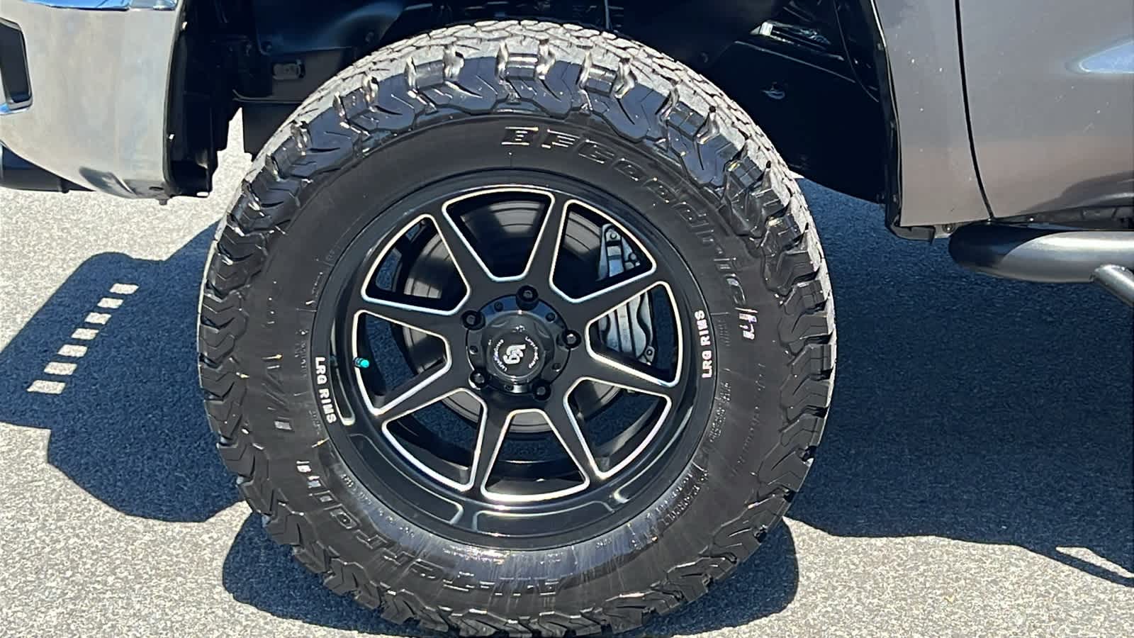 Thumbnail: 2019 Toyota Tundra - 9