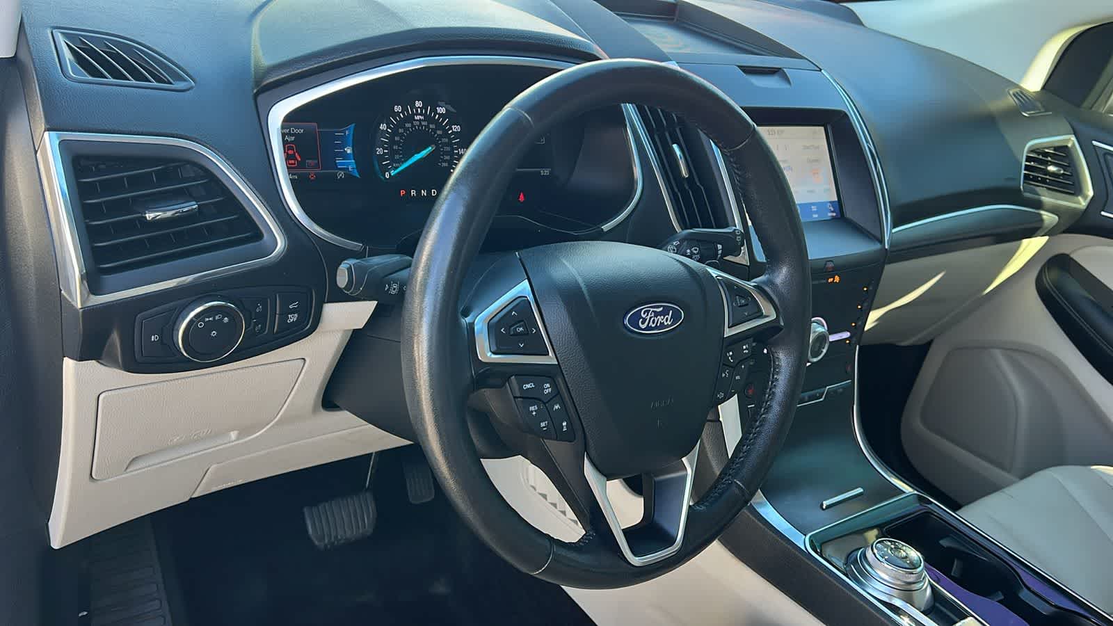 Thumbnail: 2020 Ford Edge - 10