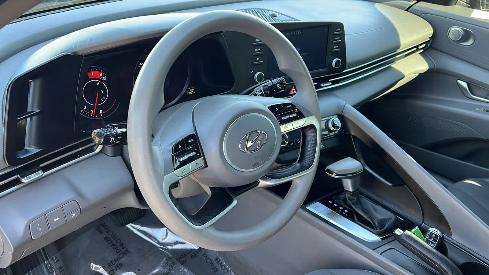 Thumbnail: 2023 Hyundai Elantra - 10