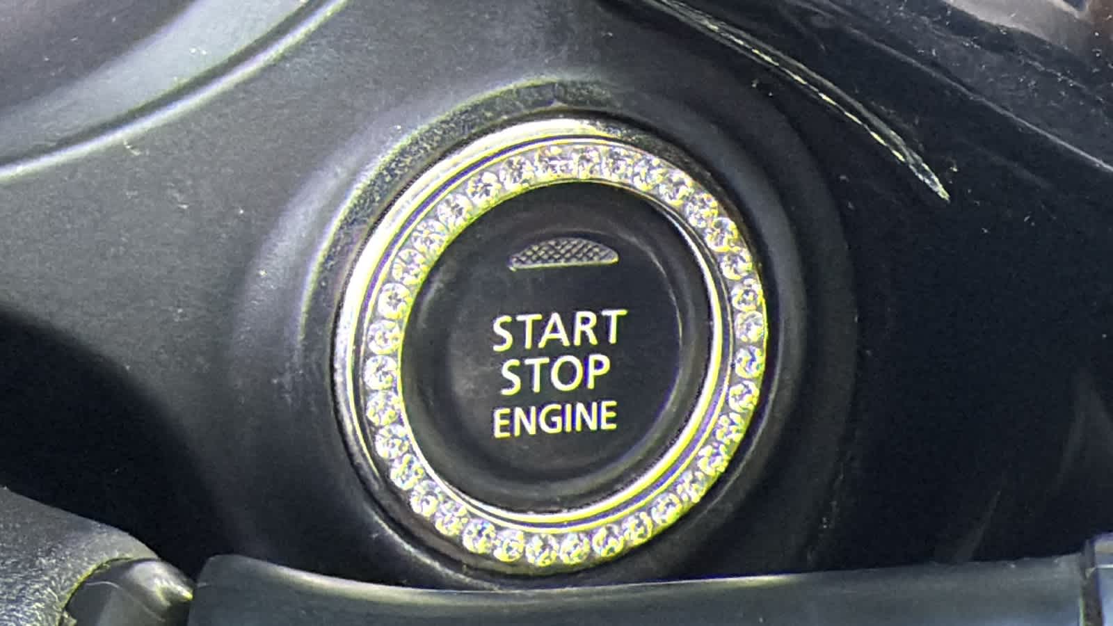 Thumbnail: 2018 Mitsubishi Outlander - 17