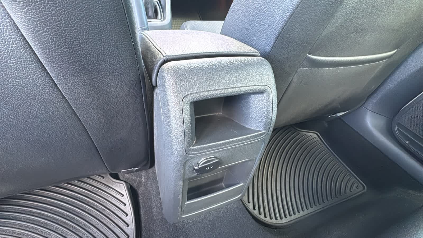 Thumbnail: 2015 Volkswagen Jetta - 25