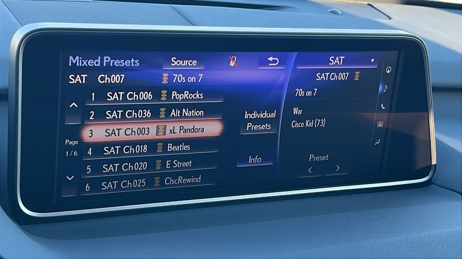 Thumbnail: 2018 Lexus RX - 15