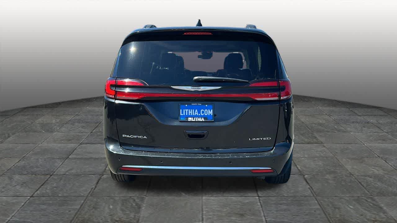 Thumbnail: 2023 Chrysler Pacifica - 6
